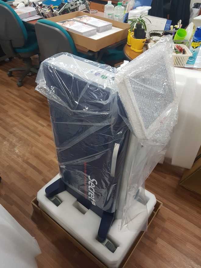 Ilooda brand new RF Microneedling machine in original protective plastic covering