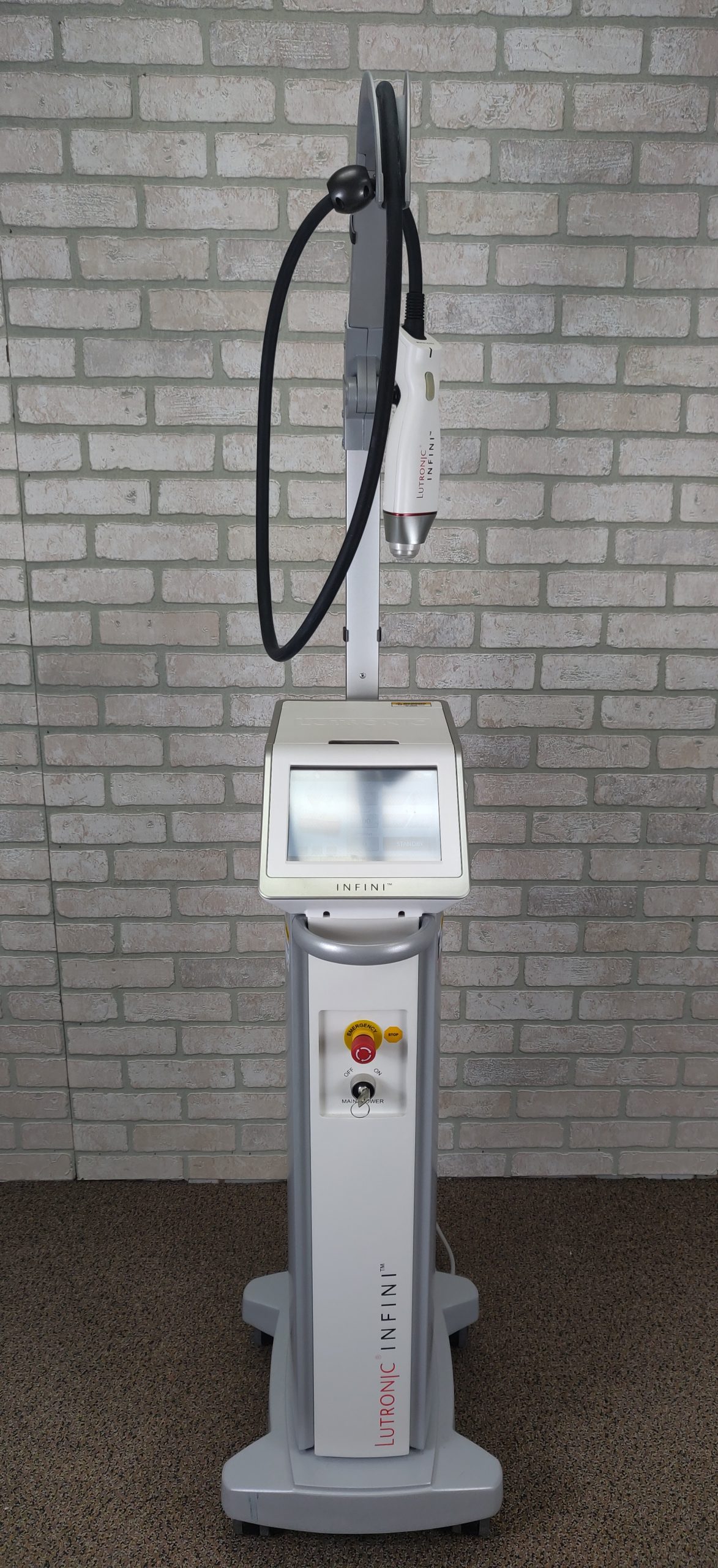 2016 Lutronic Infini RF Microneedling Skin Tightening Laser with RF Microneedling Handpiece - with CONSUMABLE SUPPORT - Free Shipping - (zh/pz)x - Image 2
