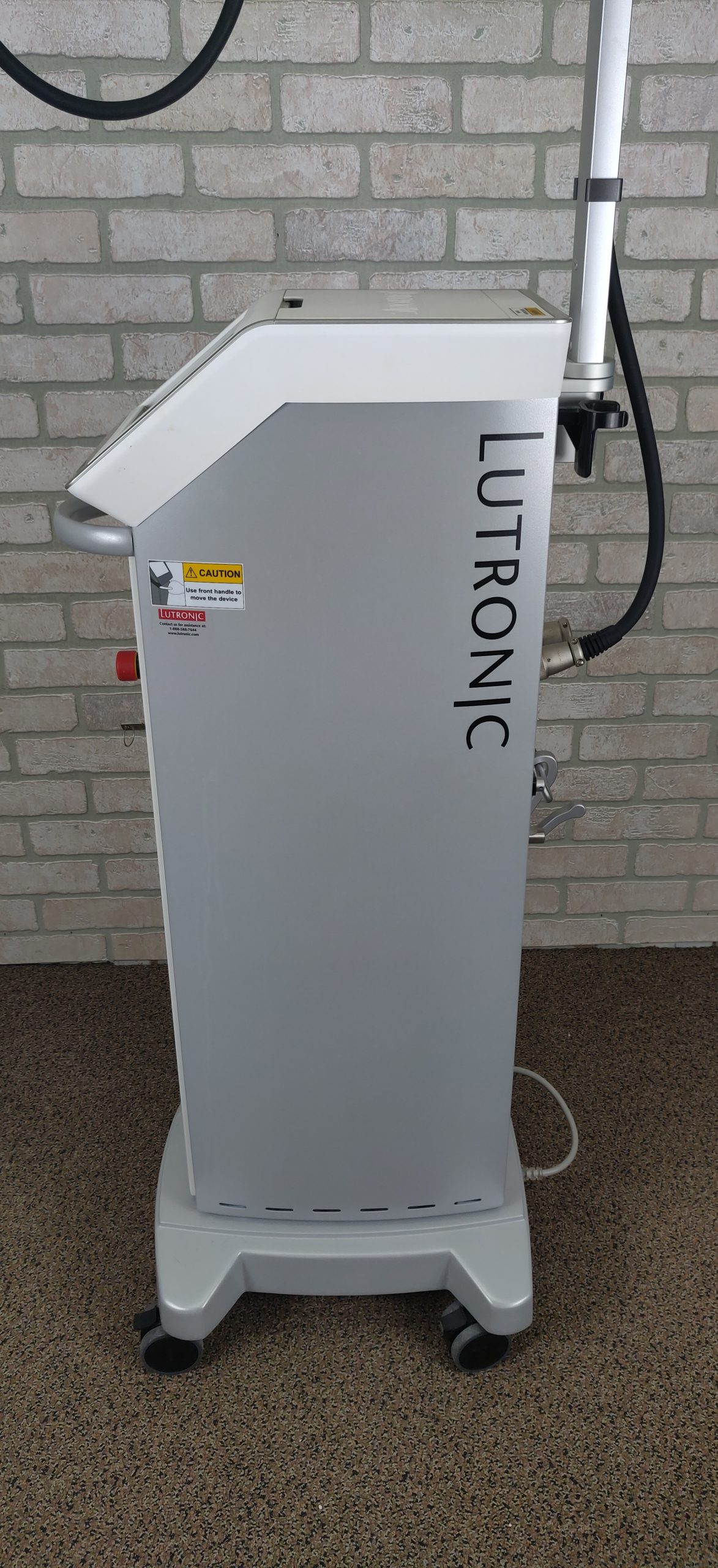 2016 Lutronic Infini RF Microneedling Skin Tightening Laser with RF Microneedling Handpiece - with CONSUMABLE SUPPORT - Free Shipping - (zh/pz)x - Image 3