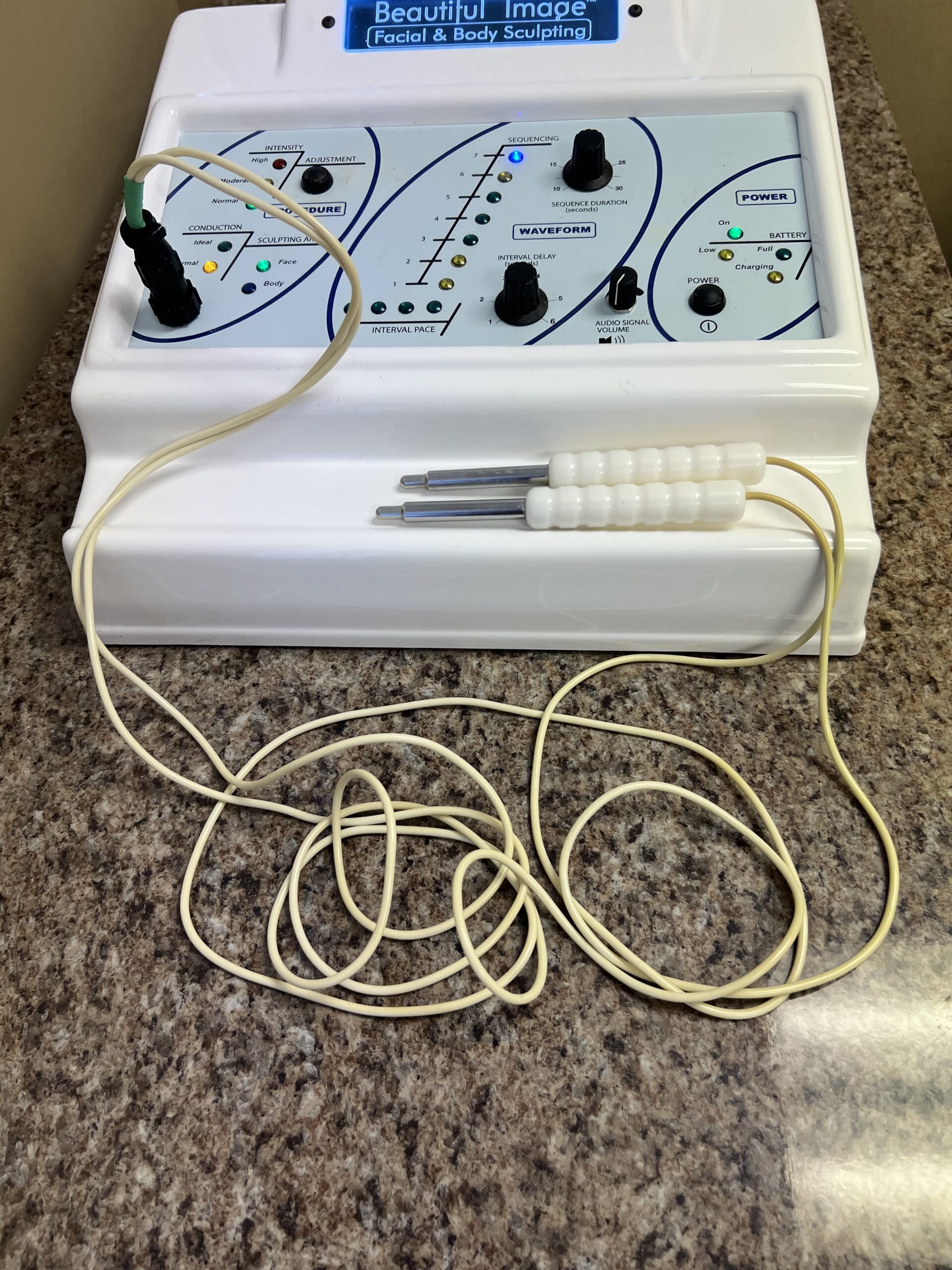 2009 Beautiful Image 900 Microcurrent with Face Handpiece & Body Handpiece - Skin Tightening, Wrinkle Reduction, Sculpting & Contouring - Like New, Perfect Condition - Includes Warranty & Shipping (km/sto)x - Image 8