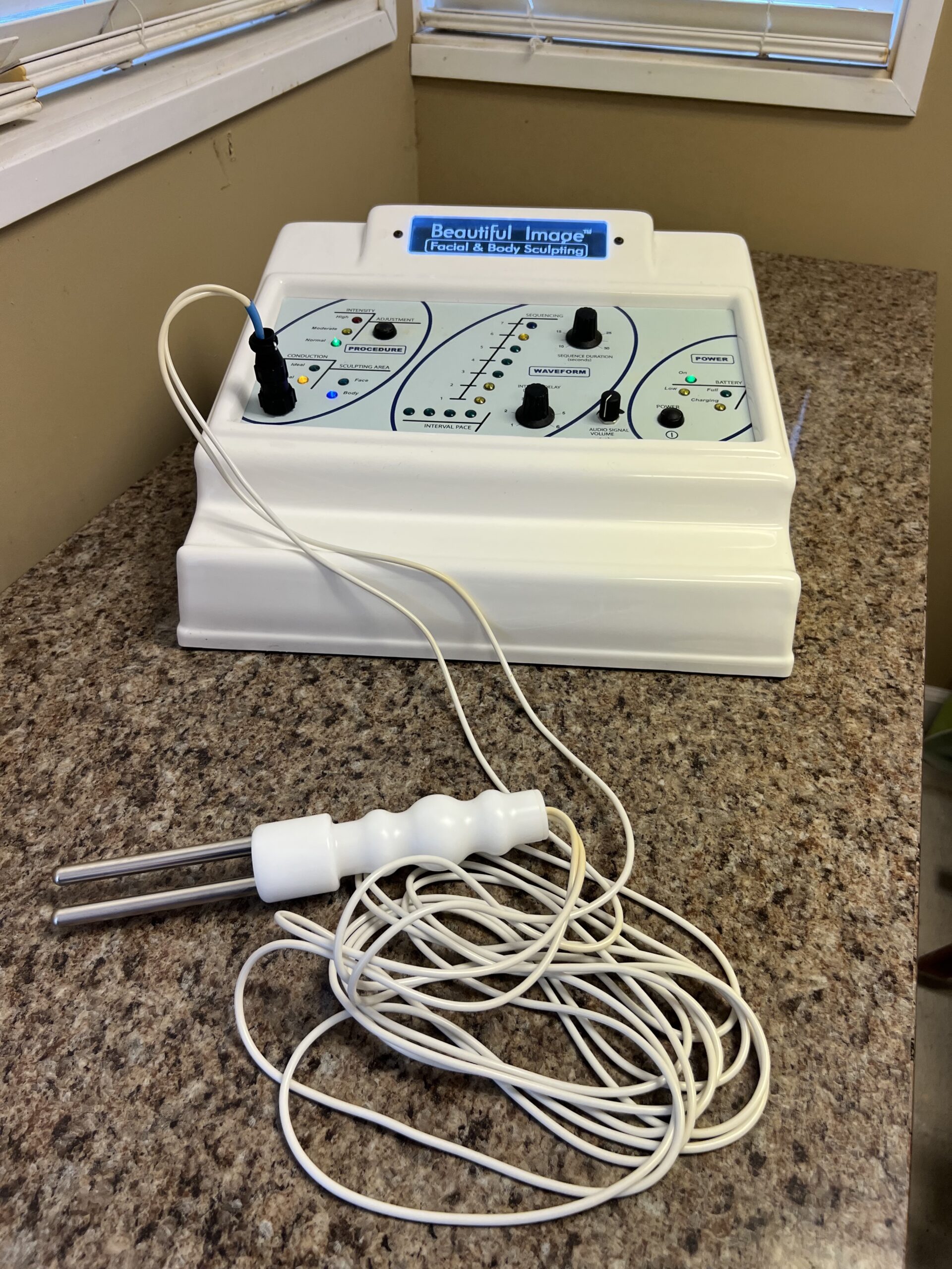 2009 Beautiful Image 900 Microcurrent with Face Handpiece & Body Handpiece - Skin Tightening, Wrinkle Reduction, Sculpting & Contouring - Like New, Perfect Condition - Includes Warranty & Shipping (km/sto)x - Image 10