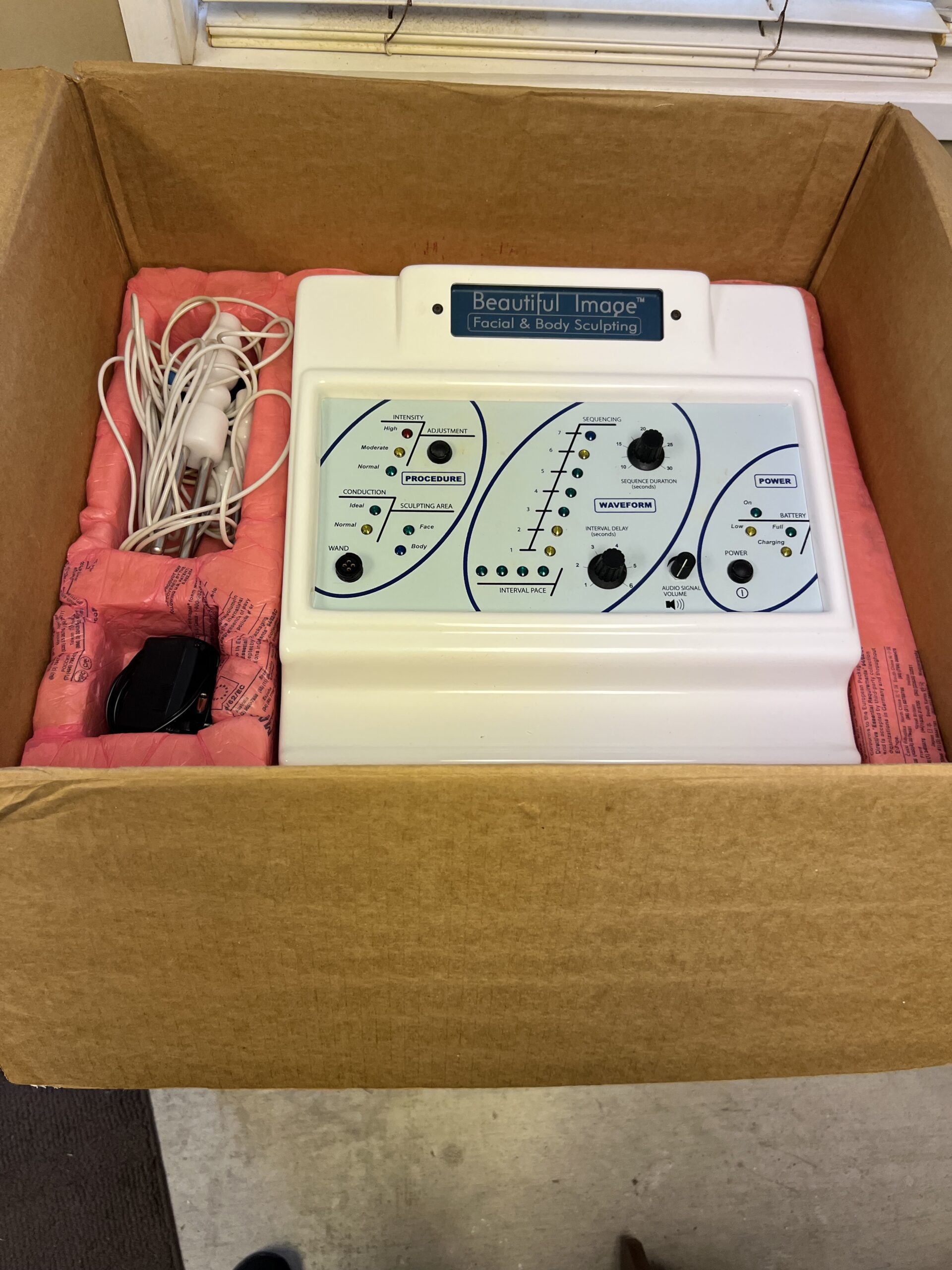 2009 Beautiful Image 900 Microcurrent with Face Handpiece & Body Handpiece - Skin Tightening, Wrinkle Reduction, Sculpting & Contouring - Like New, Perfect Condition - Includes Warranty & Shipping (km/sto)x - Image 18