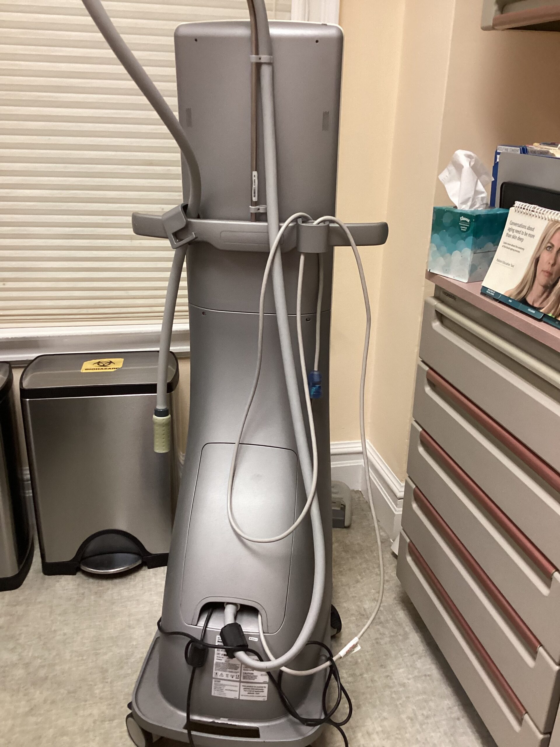 2015 Syneron Candela Velashape III - with VSmooth & VContour Handpieces - Radio Frequency Body Shaping & Cellulite Reduction - INCLUDES WARRANTY & FREE SHIPPING - (km/gre)x - Image 6