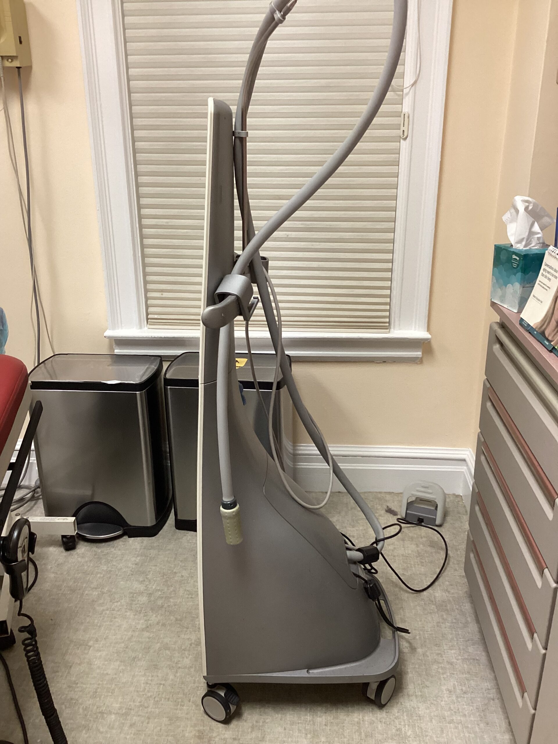 2015 Syneron Candela Velashape III - with VSmooth & VContour Handpieces - Radio Frequency Body Shaping & Cellulite Reduction - INCLUDES WARRANTY & FREE SHIPPING - (km/gre)x - Image 5