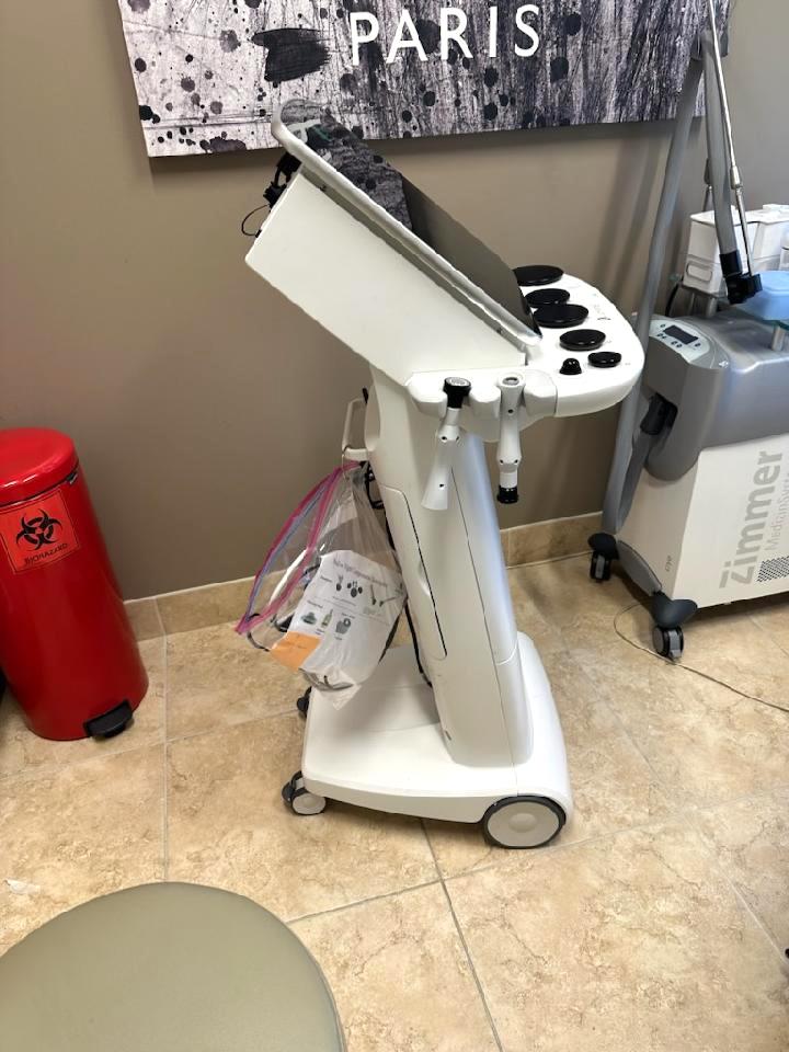 2019 Lumenis NuEra Tight 1.1 - Radio Frequency Skin Tightening, Winkle Reduction, Cellulite Reduction, & Fat Reduction - w/ (3) Handpieces: Large, Small & BiPolar - Includes Warranty & Free Shipping (km/sof)x - Image 3