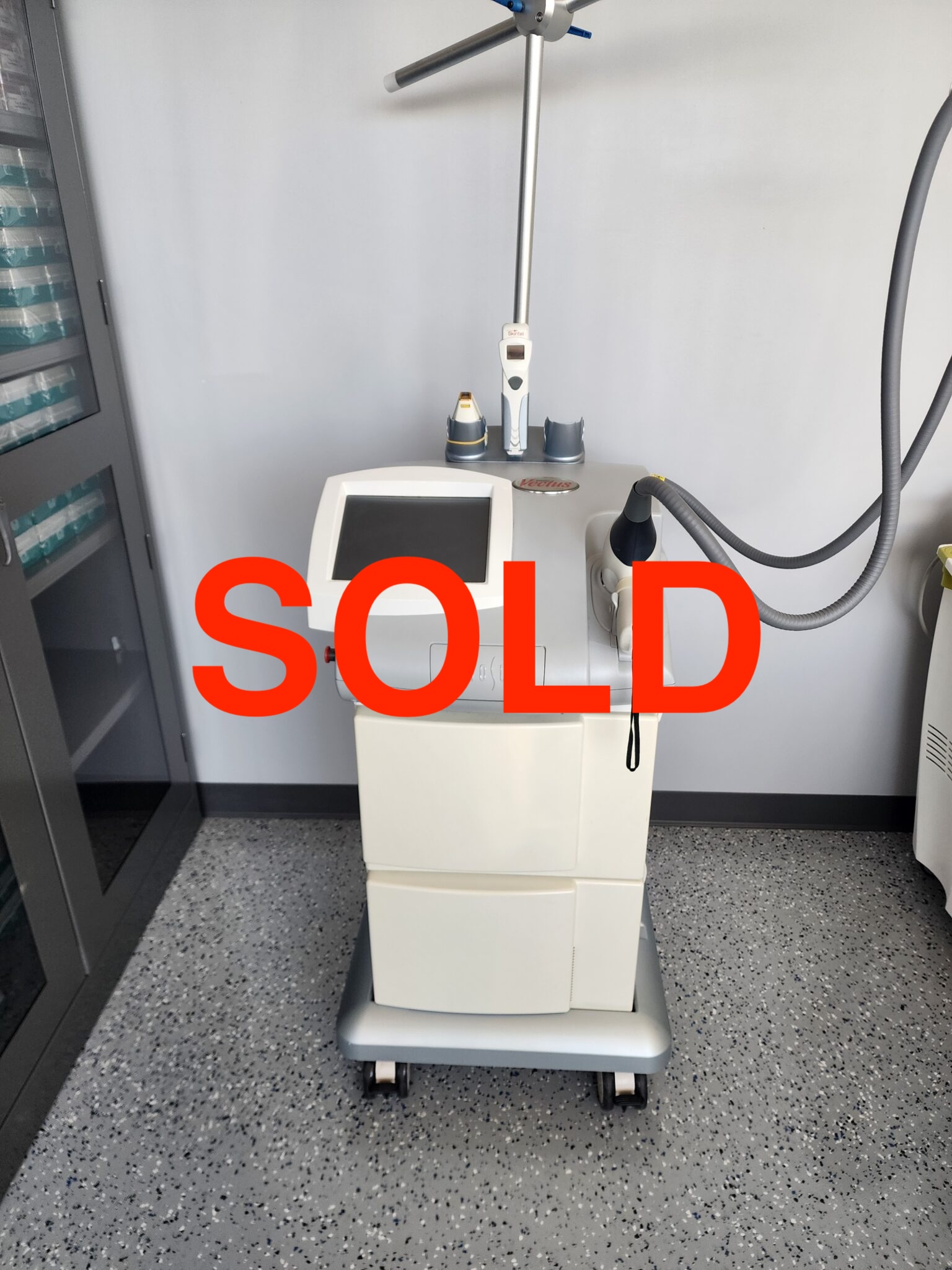 2014 Cynosure Vectus For Sale - High Speed 810nm Diode Laser Hair Removal - VERY LOW PULSE COUNT - ONLY 81K SYSTEM PULSES - Free Shipping (km/pol)s