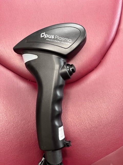2022 Alma Opus Plasma Radio Frequency Fractional Skin Resurfacing, Wrinkle Reduction, Skin Tightening - with (1) OPUS HP, (1) COLIBRI HP, VIRO-VAC Smoke Evacuator, Ultrasonic Cleaner for Tips, $1800 Worth of Tips, & INCLUDES CONSUMABLE & SERVICE SUPPORT - Free Shipping (km/tho)s - Image 12