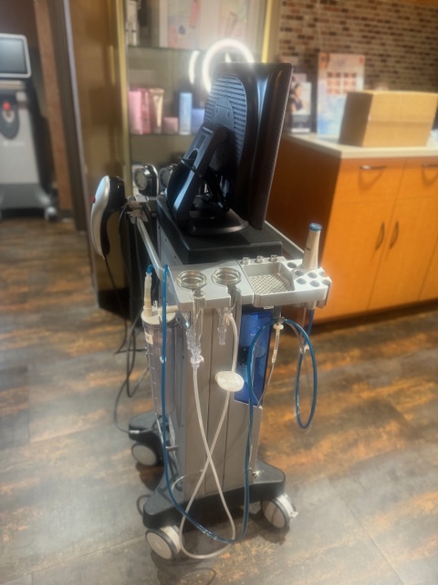 2017 Edge Hydrafacial MD Elite Elo - (2) Handpieces, (1) Skin Image Camera, (4) Wireless LED Lights, & Lymphatic Drainage - Includes Warranty & Free Shipping (km/dan)s - Image 3