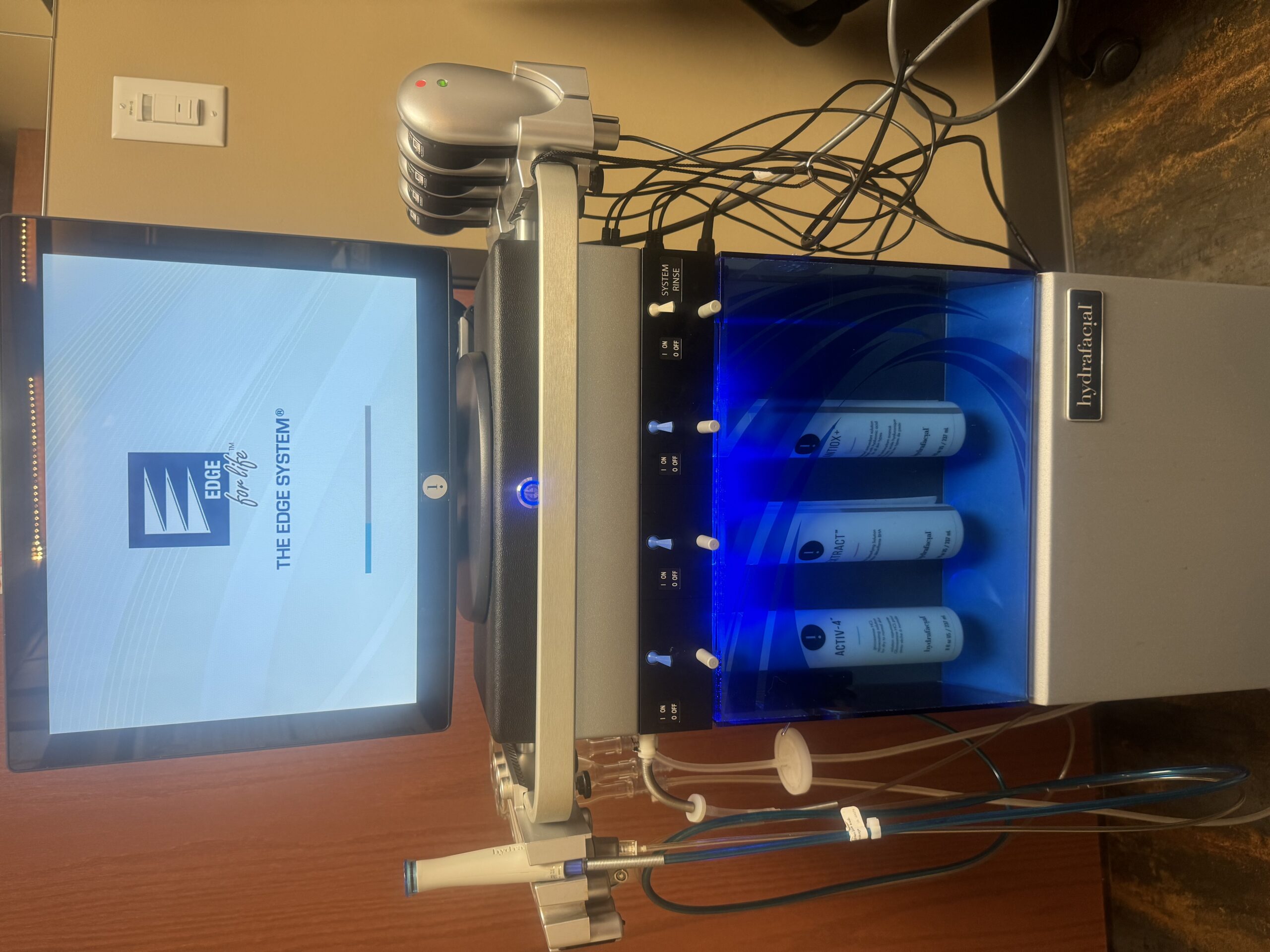 2017 Edge Hydrafacial MD Elite Elo - (2) Handpieces, (1) Skin Image Camera, (4) Wireless LED Lights, & Lymphatic Drainage - Includes Warranty & Free Shipping (km/dan)s - Image 8
