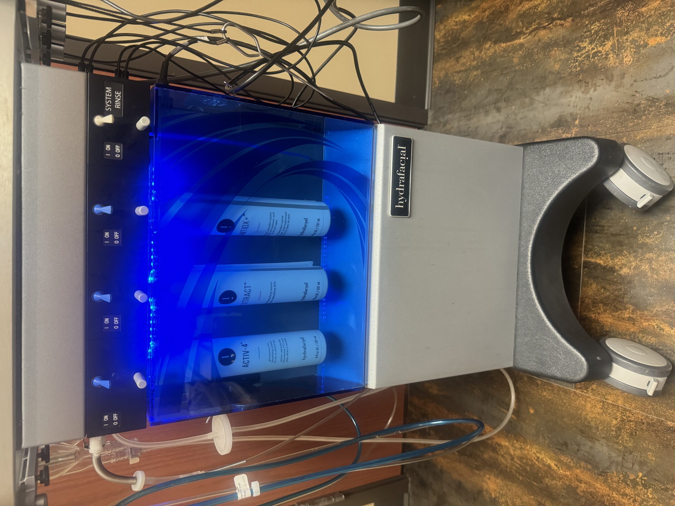 2017 Edge Hydrafacial MD Elite Elo - (2) Handpieces, (1) Skin Image Camera, (4) Wireless LED Lights, & Lymphatic Drainage - Includes Warranty & Free Shipping (km/dan)s - Image 11