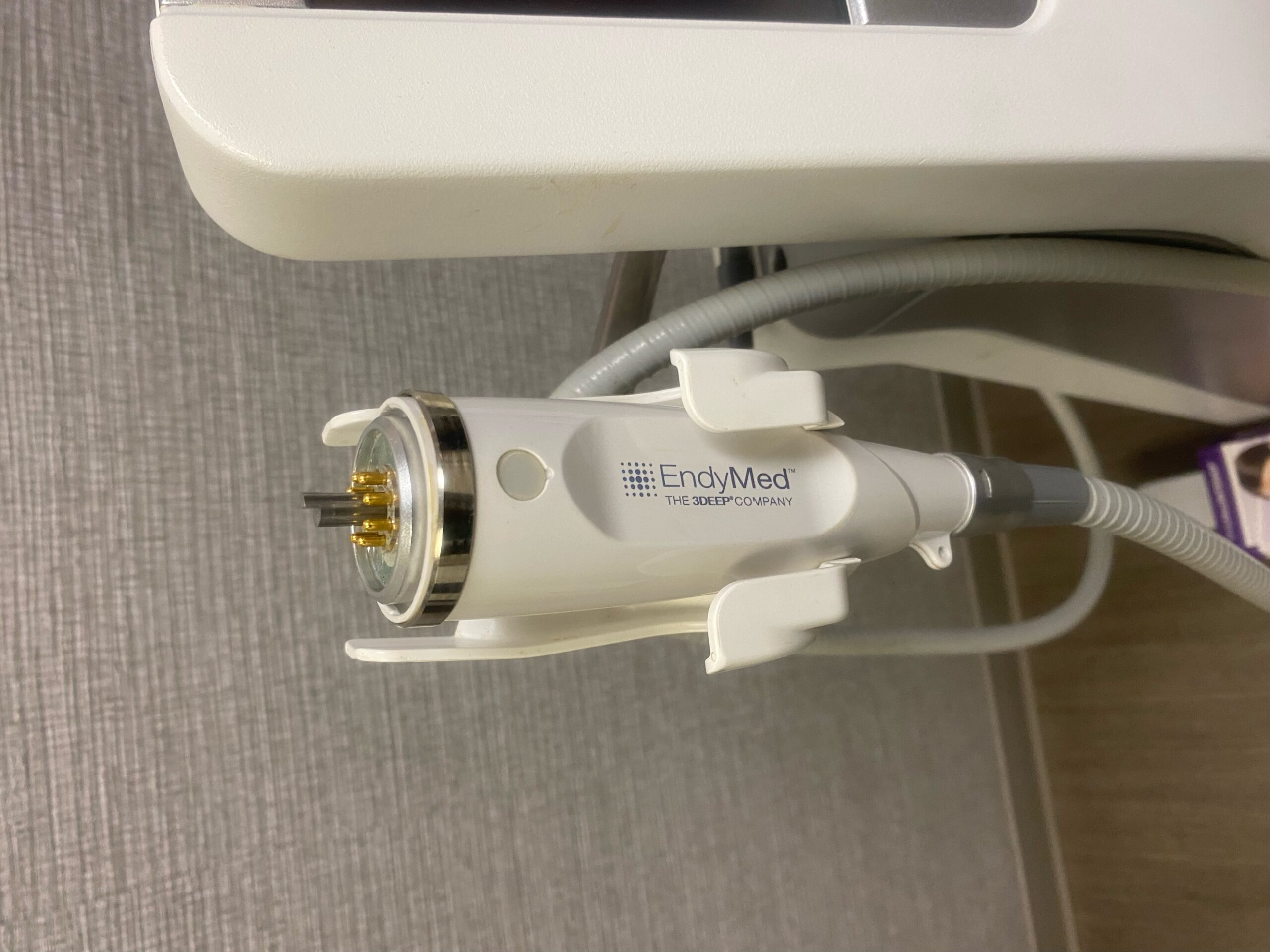 2014 EndyMed Pro with (1) Handpieces - Intensif Fractional Microneedling - for Acne Scars, Deep Wrinkles, Stretch Marks, & Skin Rejuvenation - Free Shipping & Warranty (km/law)x - Image 6