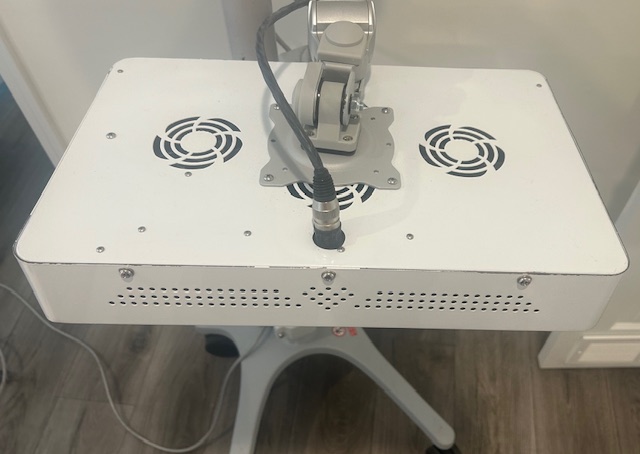 2022 Ward Photonics UltraSlim Digital - Professional Non-Invasive 635nm Diode Light Fat & Cellulite Reduction / Body Contouring System (km/but)x - Image 4