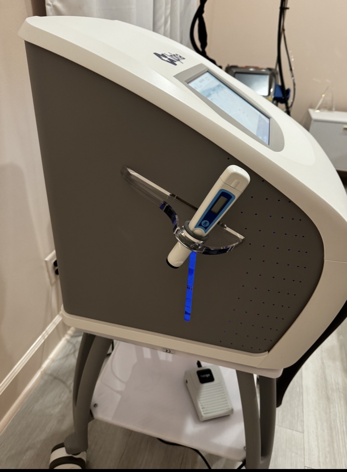 2023 Formatk Alpha - Diode & IPL - IPL Skin Rejuvenation & Vascular & Pigment, Rosacea, & Diode Hair Removal - with 4 Handpieces - L530 IPL, S530 IPL, S590 IPL, & LLD Diode (km/rem)x - Image 4