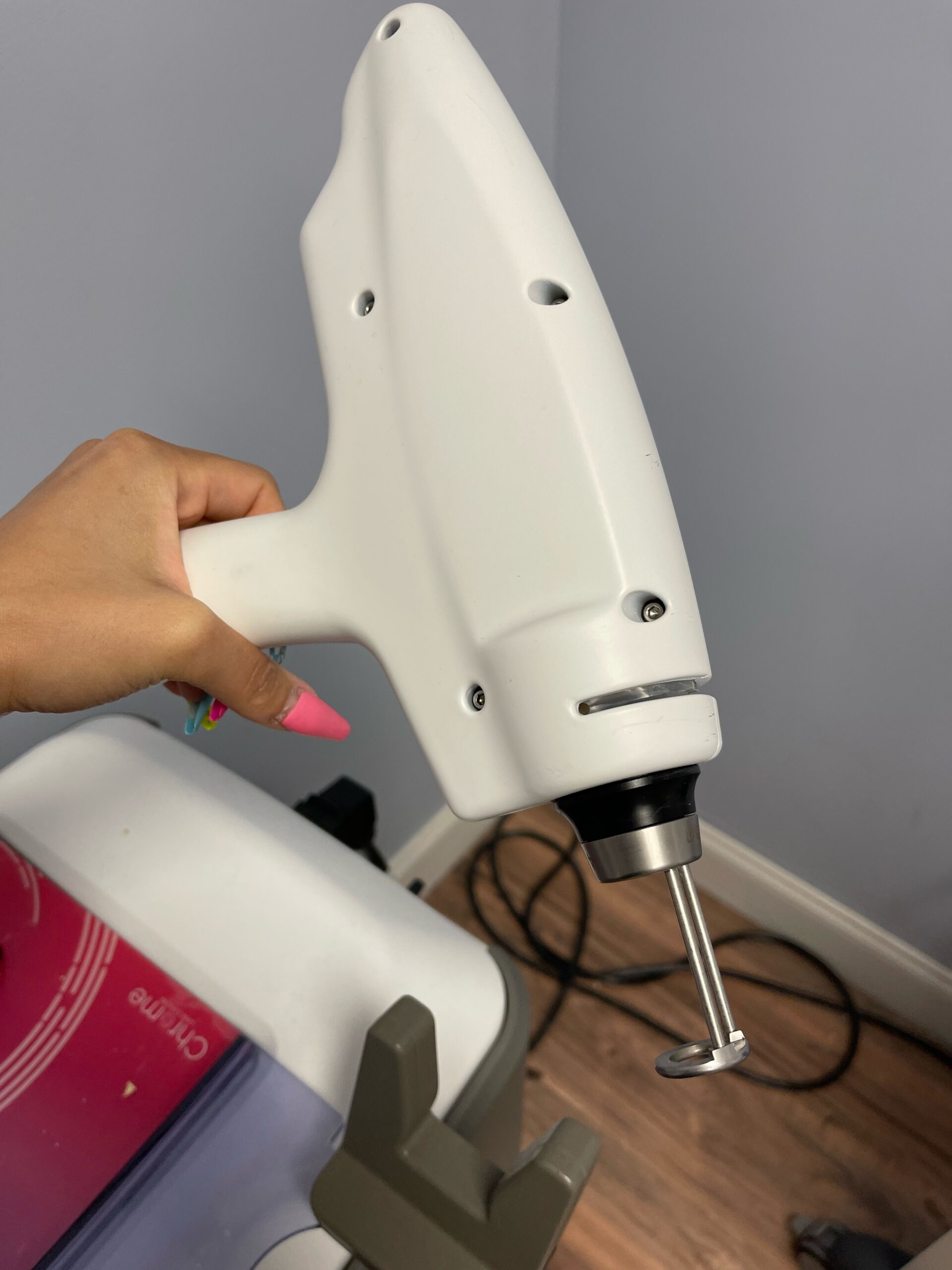 2021 Quanta Chrome with Optizoom, NaturaPeel, Microbeam HC & Microbeam DF - Q-Switched Nd Yag Handpieces, & Twain 2940nm Handpiece - Free Installation, Shipping & Warranty (km/kel)x - Image 13