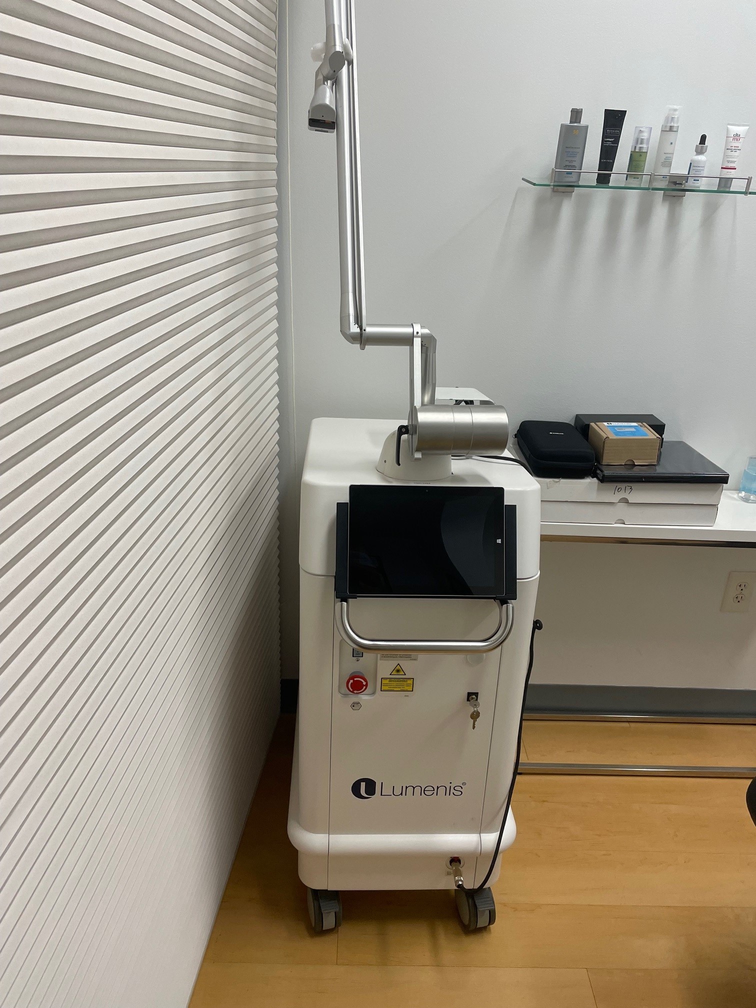2018 Lumenis PiQo4 Laser - Tattoo, Pigmentation, Vascular, & Wrinkles - 1064, 650, 585 & 532nm - INCLUDES FULL SERVICE INSTALLATION - Free Shipping & Warranty - (km/geo)s - Image 2