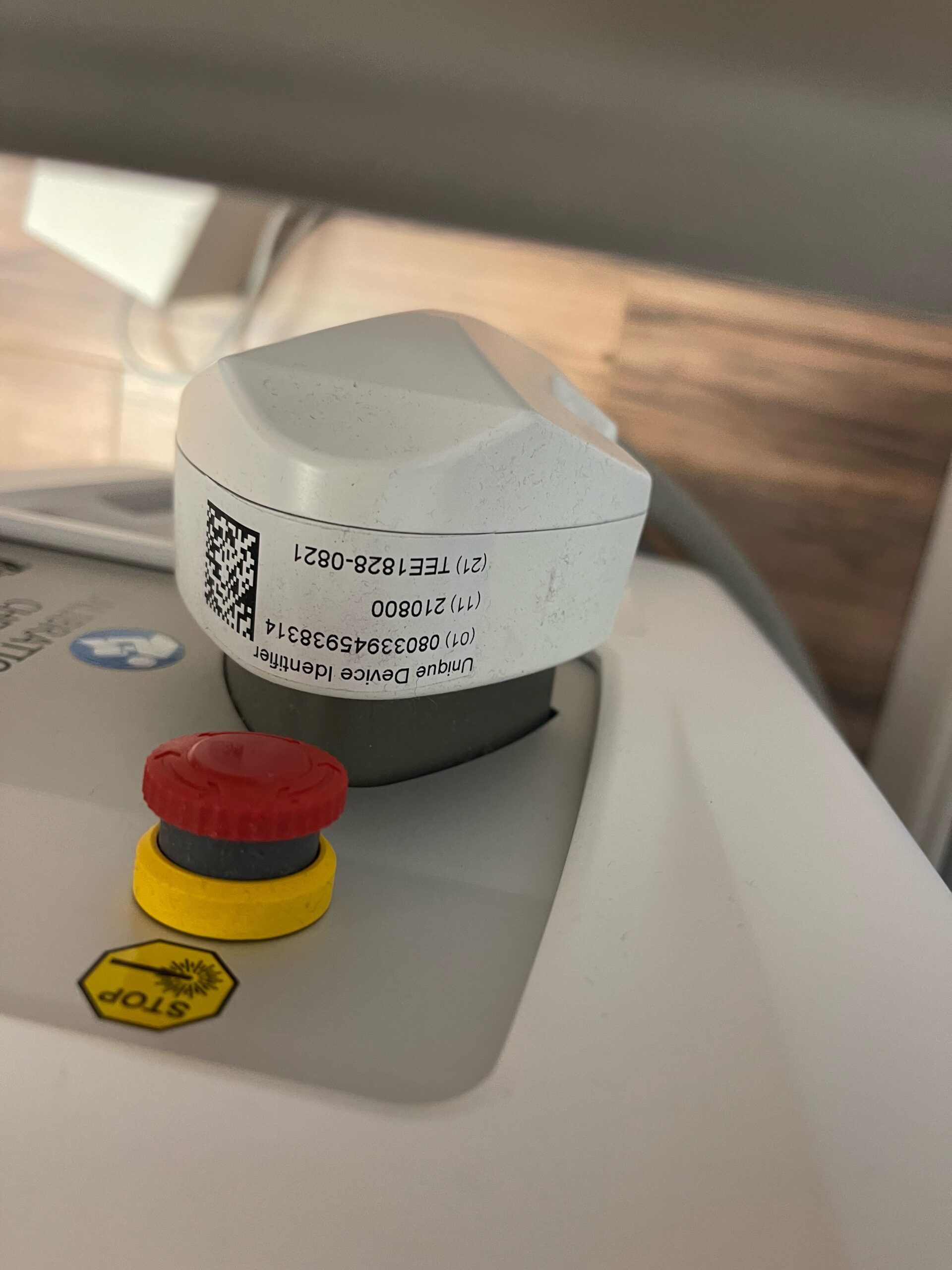 2021 Quanta Chrome with Optizoom, NaturaPeel, Microbeam HC & Microbeam DF - Q-Switched Nd Yag Handpieces, & Twain 2940nm Handpiece - Free Installation, Shipping & Warranty (km/kel)x - Image 14