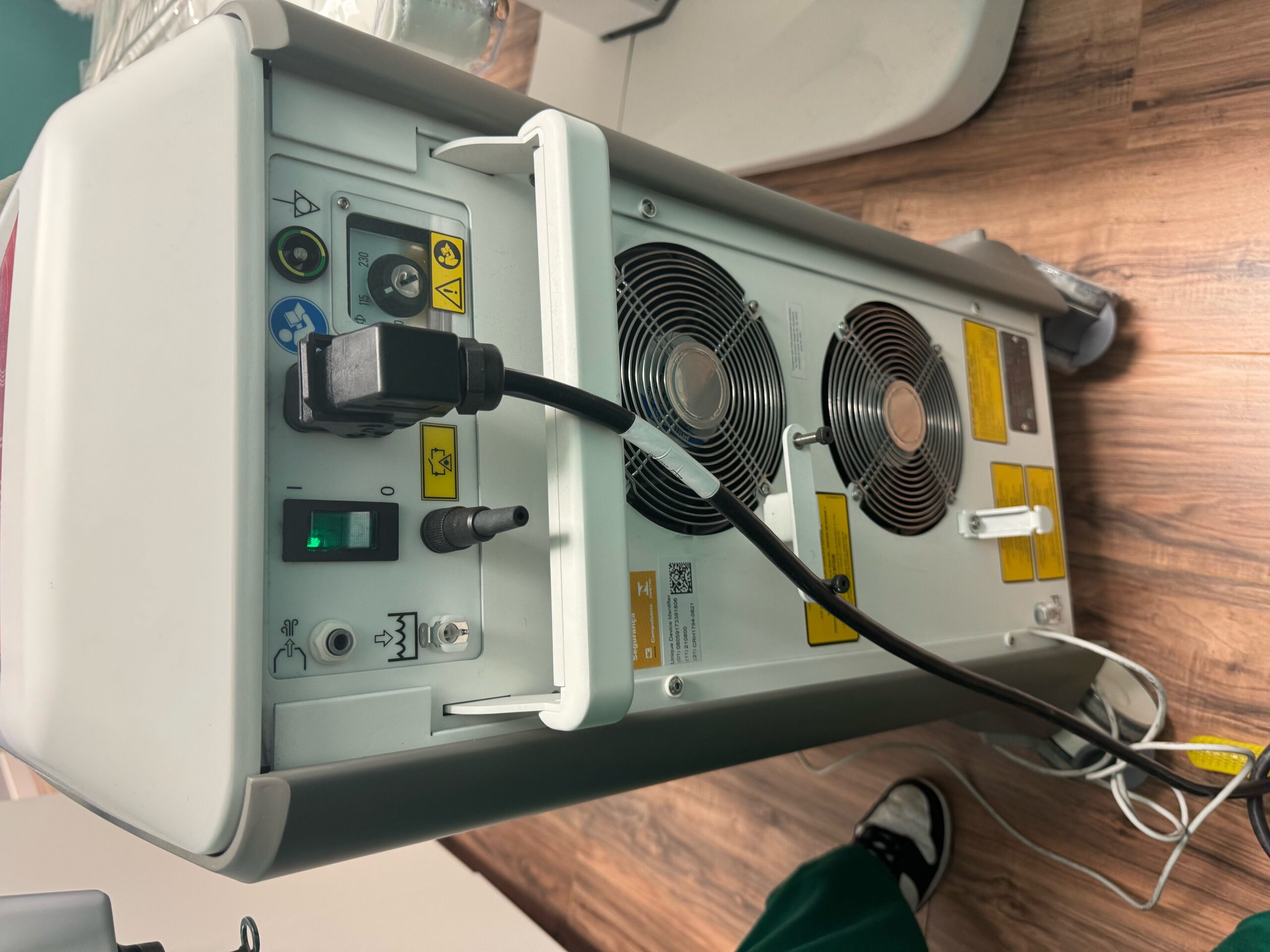 2021 Quanta Chrome with Optizoom, NaturaPeel, Microbeam HC & Microbeam DF - Q-Switched Nd Yag Handpieces, & Twain 2940nm Handpiece - Free Installation, Shipping & Warranty (km/kel)x - Image 5