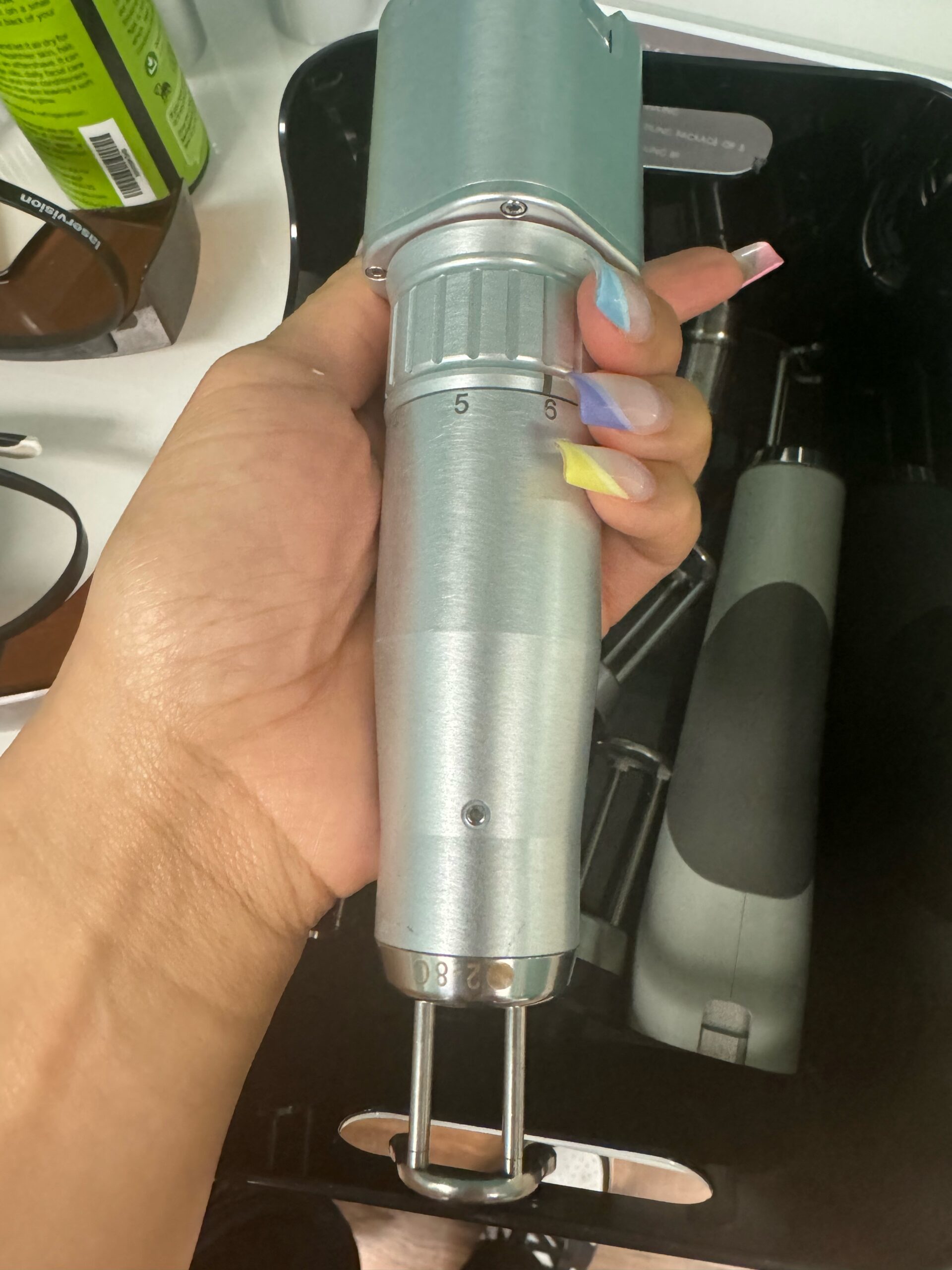 2021 Quanta Chrome with Optizoom, NaturaPeel, Microbeam HC & Microbeam DF - Q-Switched Nd Yag Handpieces, & Twain 2940nm Handpiece - Free Installation, Shipping & Warranty (km/kel)x - Image 8
