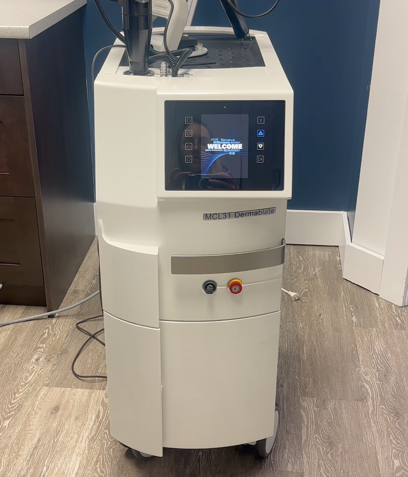 2018 Cutera Asclepion Juliet - with 2940nm Erbium Yag Handpiece for Skin Rejuvenation & Resurfacing - Free Shipping & Warranty (km/mar)s - Image 2