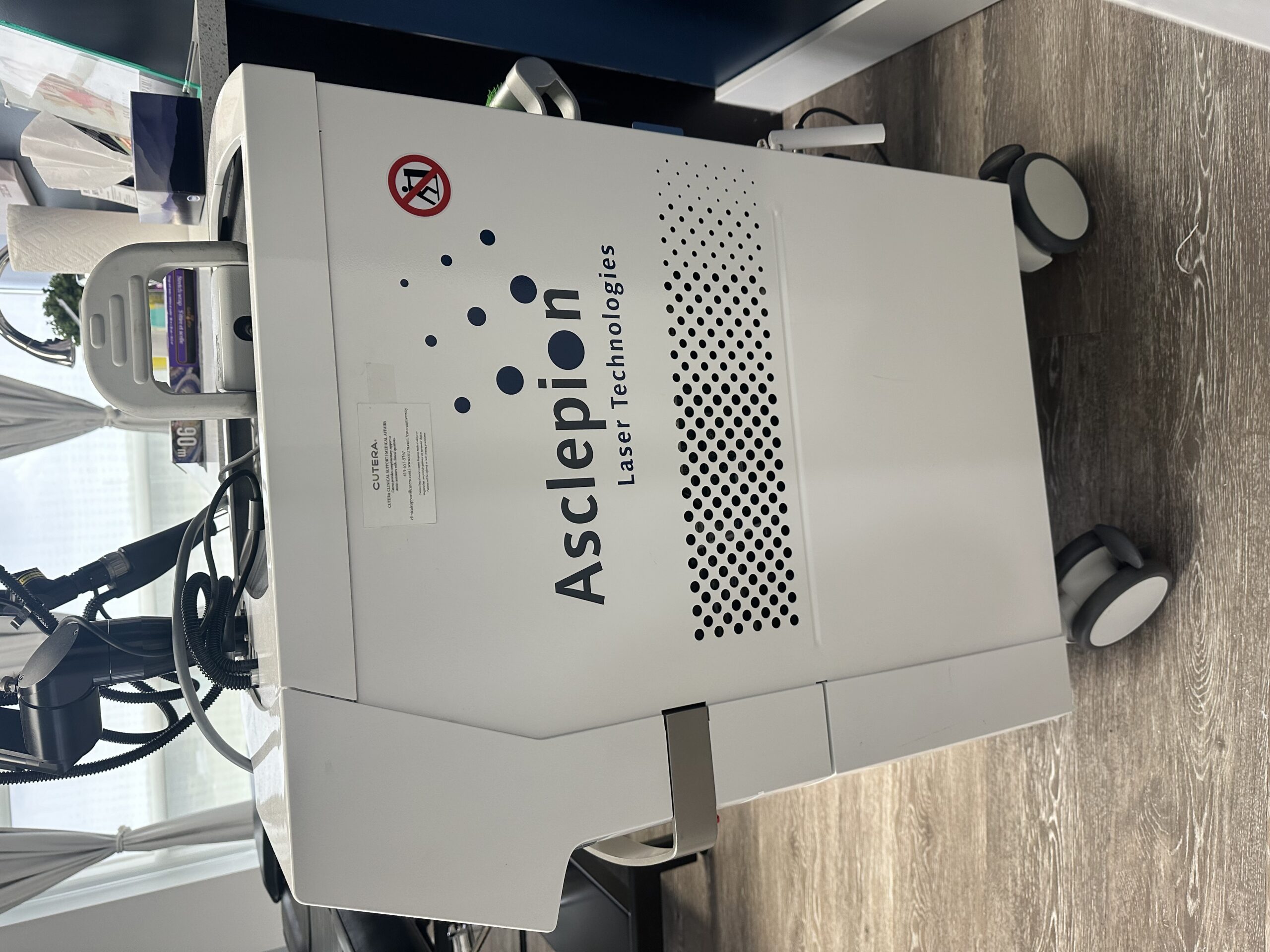 2018 Cutera Asclepion Juliet - with 2940nm Erbium Yag Handpiece for Skin Rejuvenation & Resurfacing - Free Shipping & Warranty (km/mar)s - Image 4