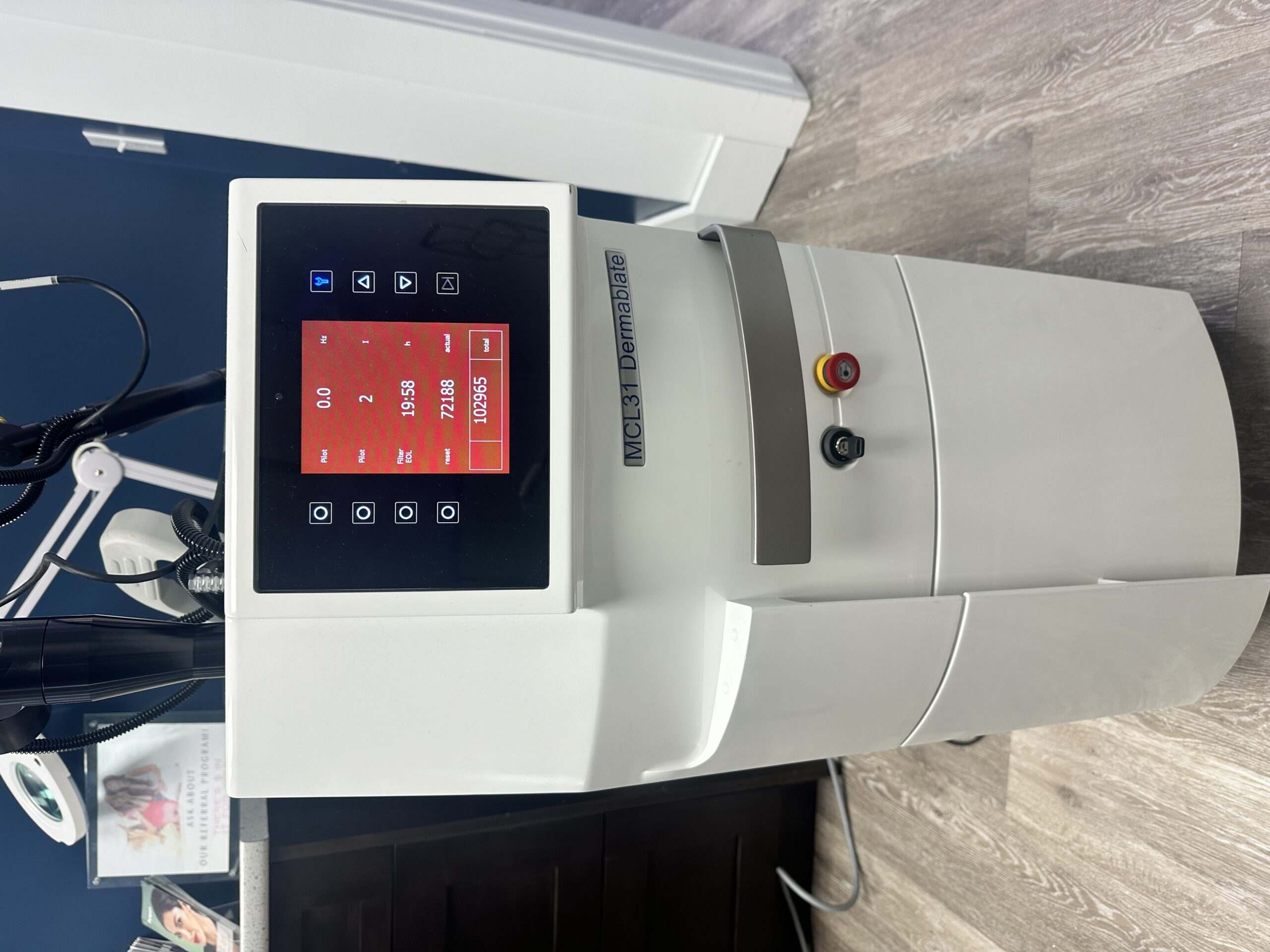 2018 Cutera Asclepion Juliet - with 2940nm Erbium Yag Handpiece for Skin Rejuvenation & Resurfacing - Free Shipping & Warranty (km/mar)s - Image 7