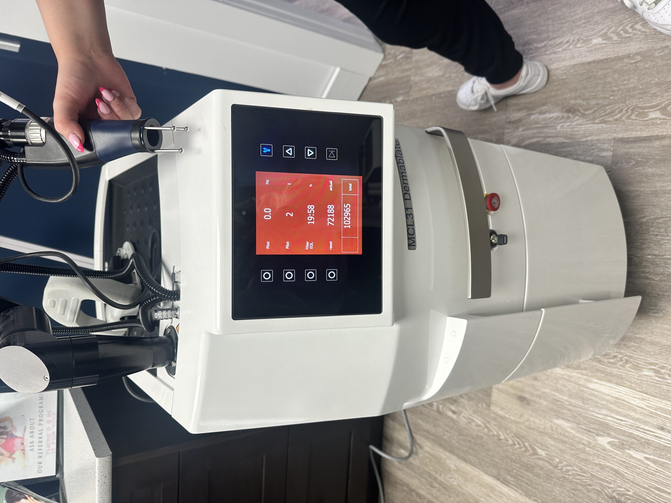 2018 Cutera Asclepion Juliet - with 2940nm Erbium Yag Handpiece for Skin Rejuvenation & Resurfacing - Free Shipping & Warranty (km/mar)s - Image 8
