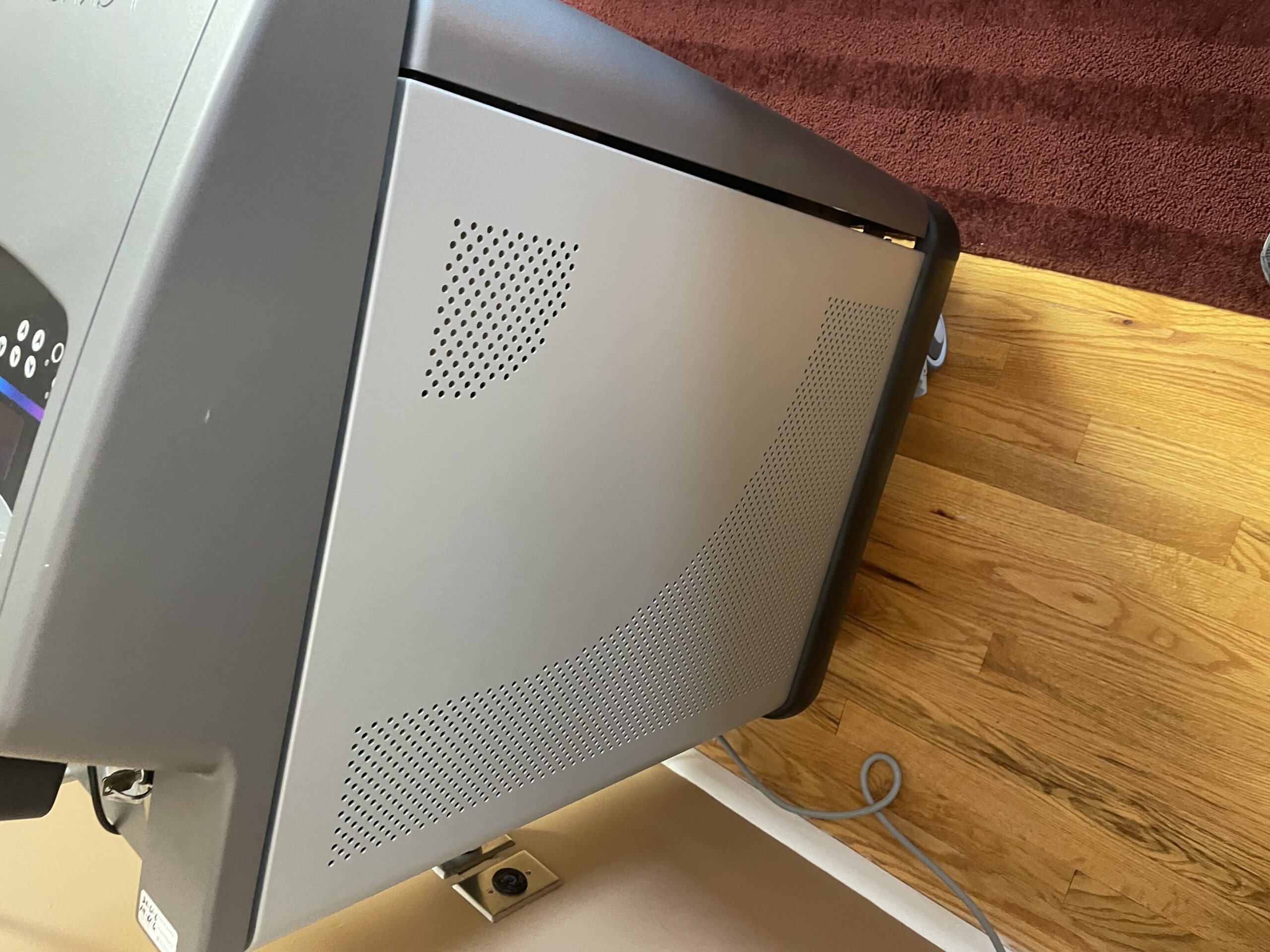 2006 Cynosure Apogee Elite ELMD Alex 755nm & Yag 1064nm - CERTIFIED TO BE FULLY FUNCTIONAL - VERY LOW PULSE COUNTS - Includes Cynosure SYNERCOOL CHILLER - Hair Removal, Vein, Pigment, & Skin Rejuvenation - Includes Free Shipping & Warranty (km/rus)s - Image 3