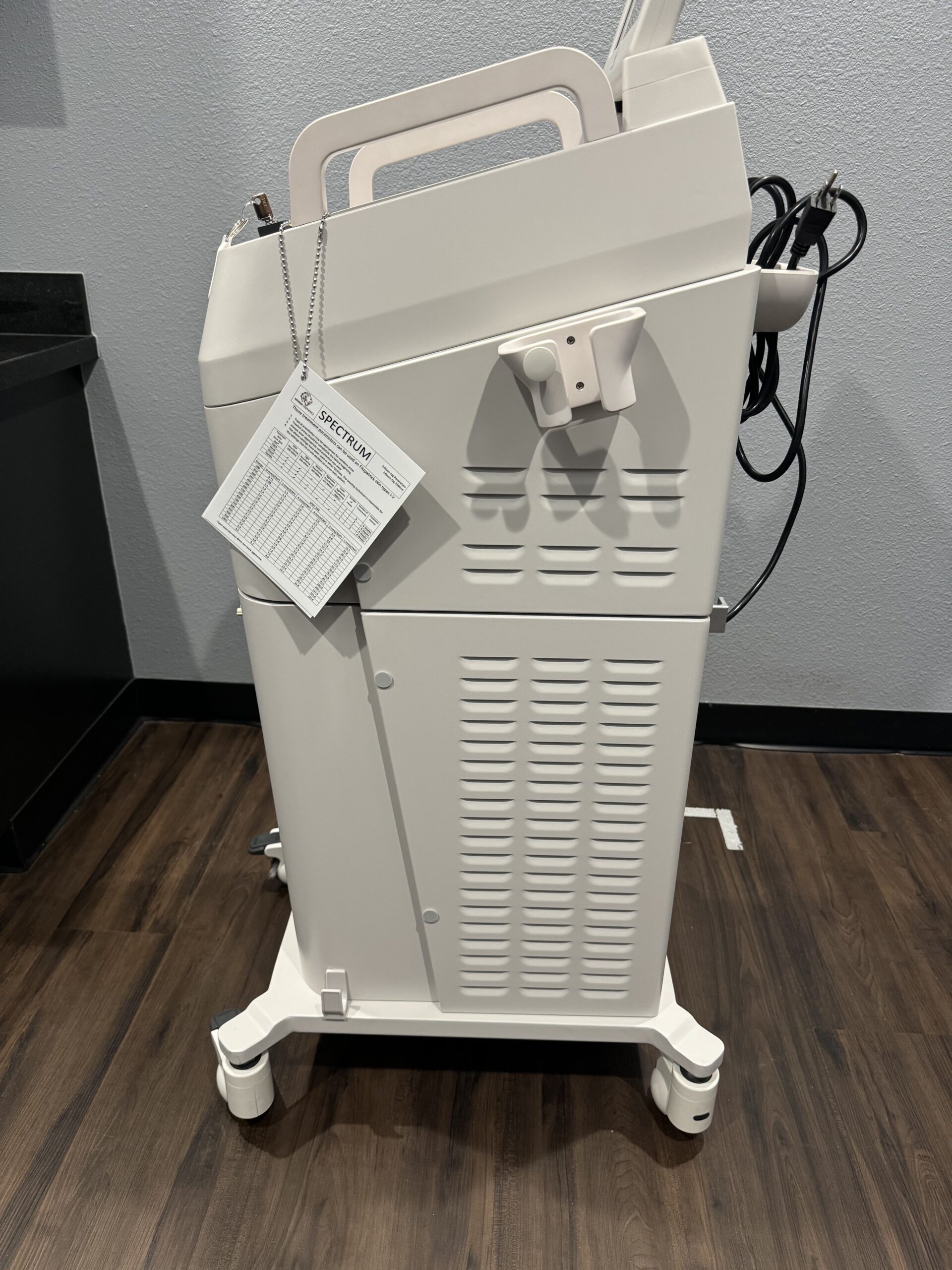 2023 Rohrer Spectrum Multi-Platform System with 2 Handpieces - 2940 nm Erbium Yag & Q-Switched Nd Yag 532 / 1064 nm – ONLY 36,868 SYSTEM PULSES - 90 Day Warranty & Shipping Included (km/poc)s - Image 3