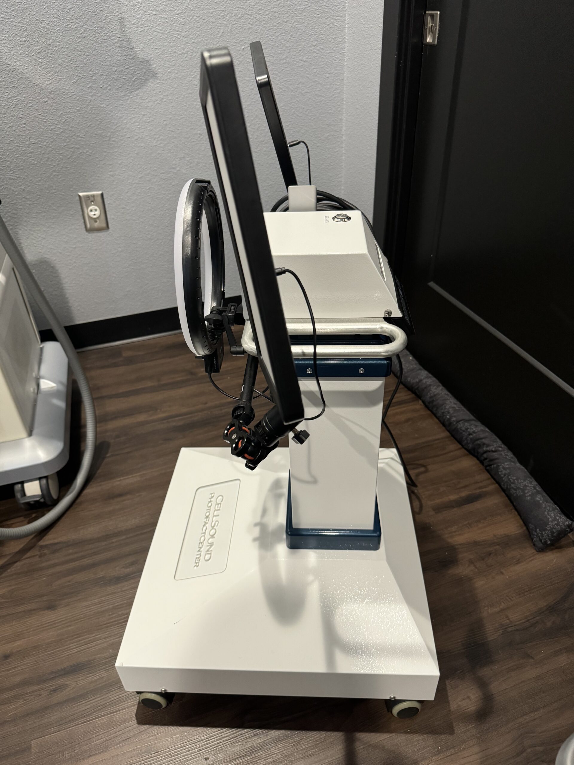 2023 Cellsound Aesthetics BRH-A2 with Photo Fact Center - Ultrasound and Electrostimulation Ulcer, Wound Healing & Skin Tightening - Includes $1,250 worth of Electrode Transducers - INCLUDES CONSUMABLES PURCHASING SUPPORT - Free Shipping & Warranty (km/poc)x - Image 18