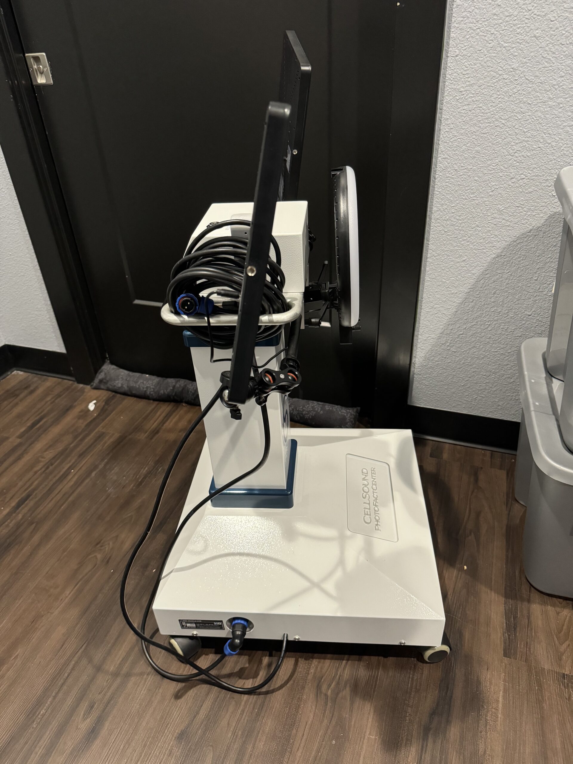 2023 Cellsound Aesthetics BRH-A2 with Photo Fact Center - Ultrasound and Electrostimulation Ulcer, Wound Healing & Skin Tightening - Includes $1,250 worth of Electrode Transducers - INCLUDES CONSUMABLES PURCHASING SUPPORT - Free Shipping & Warranty (km/poc)x - Image 19