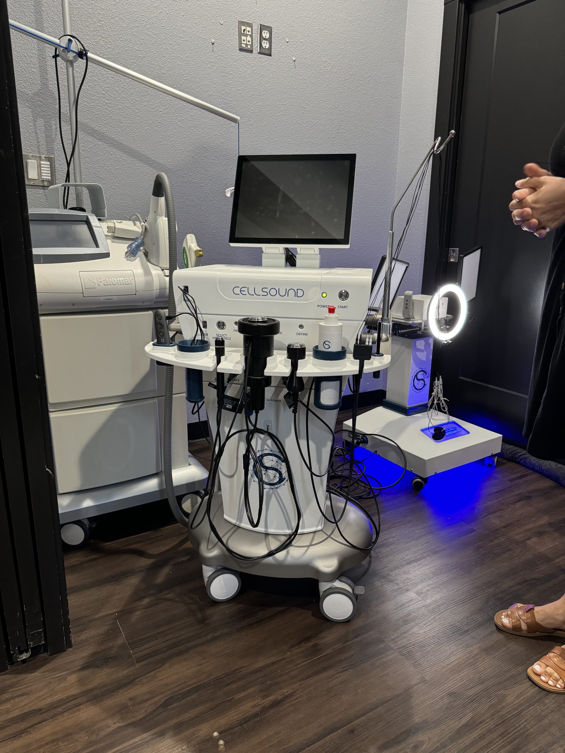2023 Cellsound Aesthetics BRH-A2 with Photo Fact Center - Ultrasound and Electrostimulation Ulcer, Wound Healing & Skin Tightening - Includes $1,250 worth of Electrode Transducers - INCLUDES CONSUMABLES PURCHASING SUPPORT - Free Shipping & Warranty (km/poc)x - Image 6