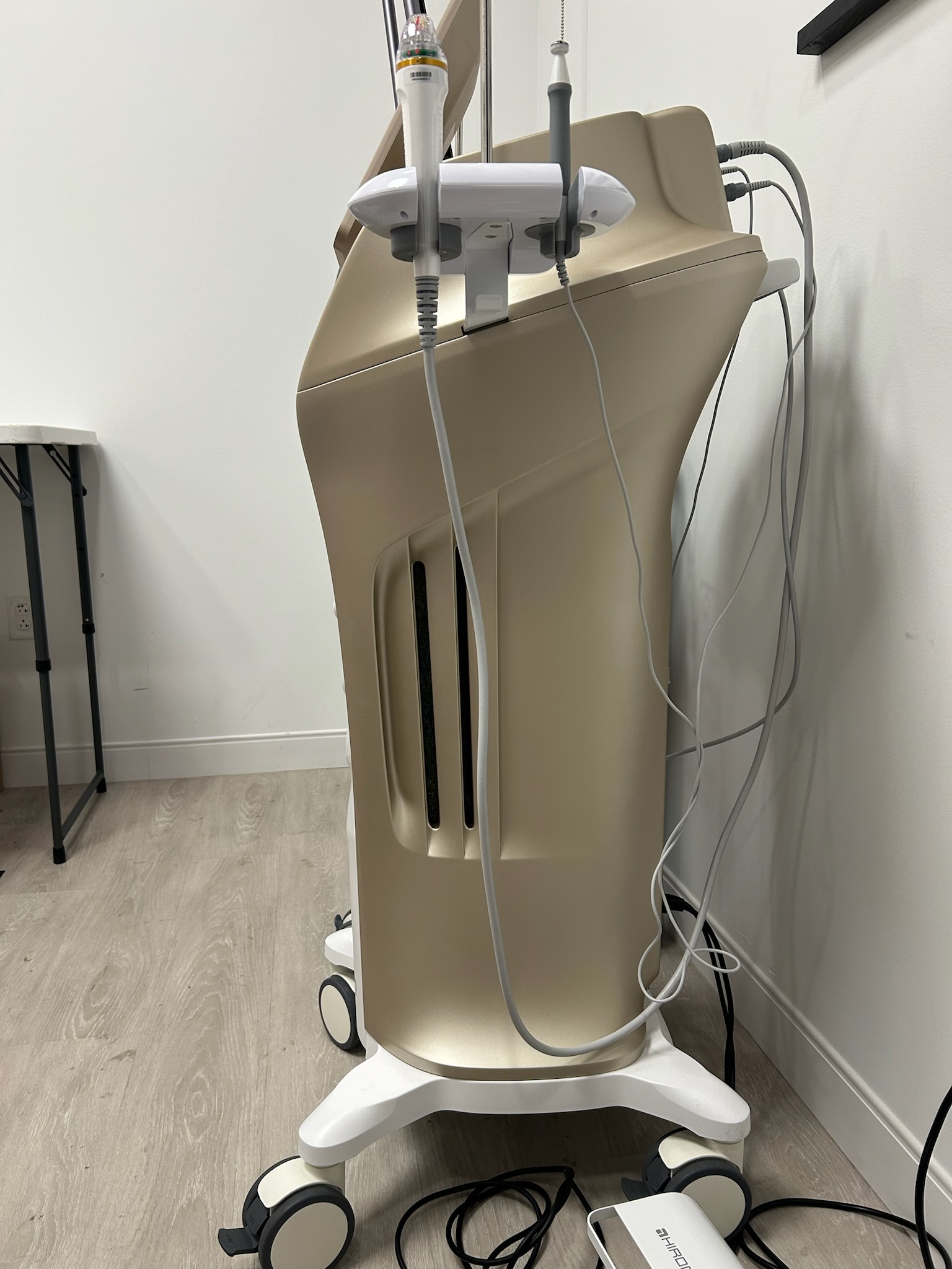 2024 Brand New Hironic Silkro Radio Frequency Microneedling - Skin Tightening & Skin Rejuvenation - NO RECERTIFICATION REQUIRED (km/sch)x - Image 3