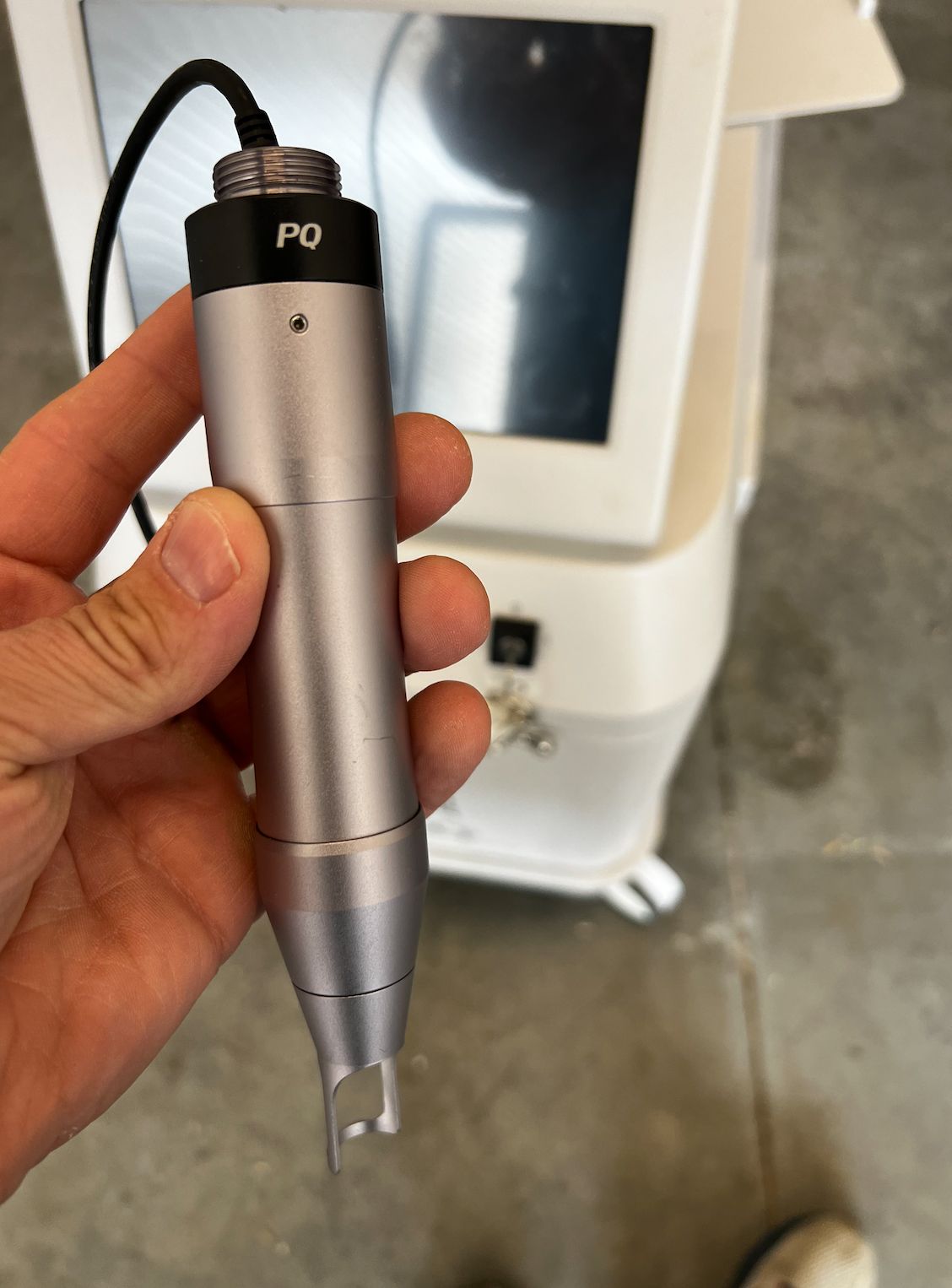 2020 Rohrer Aesthetics PicoLazer - PICOSECOND 1064nm & 532nm - Tattoo & Pigment, Wrinkle & Acne Scars Removal Laser - w/ Fractional Handpiece - INCLUDES PROFESSIONAL INSTALLATION - Free Shipping & Warranty (km/vw)s - Image 3