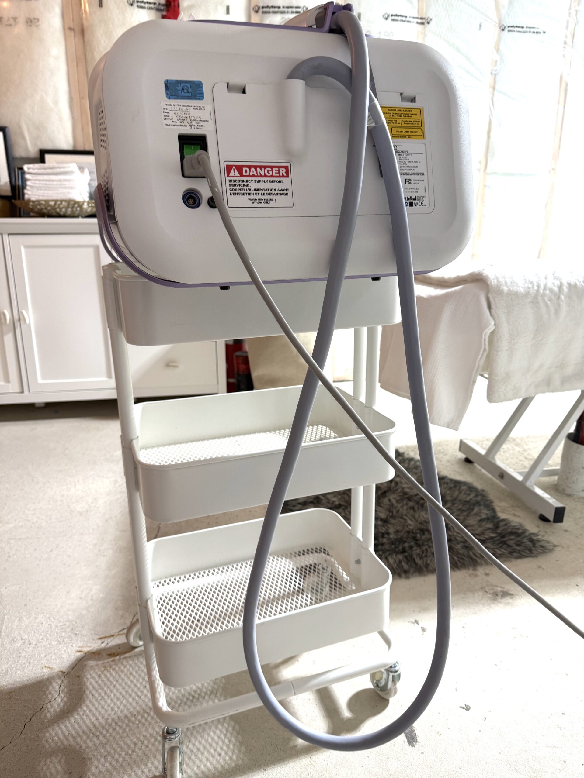 Epileve 800NM diode laser by Venus Concepts 2021 rear view