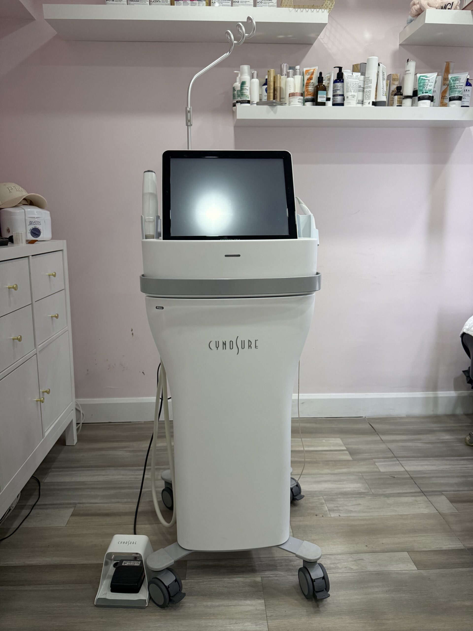 2022 Cynosure Potenza Microneedling w/ Monopolar or Bipolar Radio Frequency - Includes (2) Handpieces - Motorized & Acne HP's, (2) Boxes of Tips, & CONSUMABLE SUPPORT INCLUDED - Free Shipping & Warranty (km/tar)s - Image 2