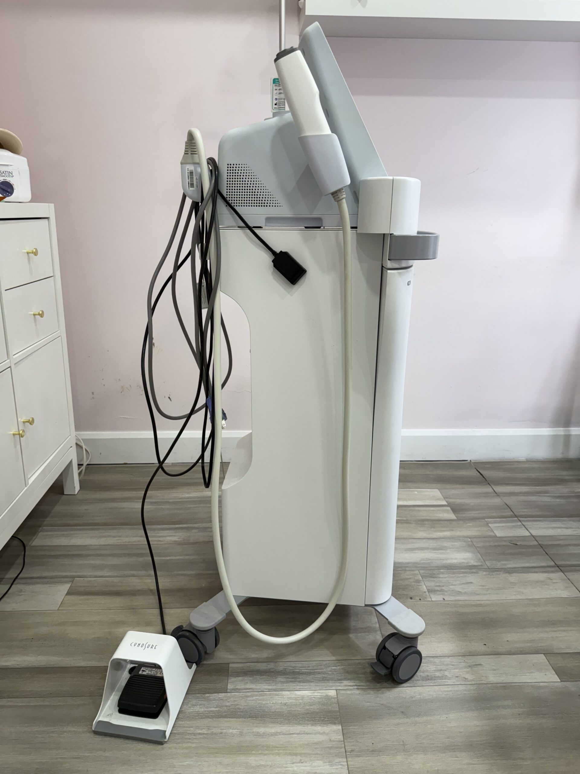 2022 Cynosure Potenza Microneedling w/ Monopolar or Bipolar Radio Frequency - Includes (2) Handpieces - Motorized & Acne HP's, (2) Boxes of Tips, & CONSUMABLE SUPPORT INCLUDED - Free Shipping & Warranty (km/tar)s - Image 3