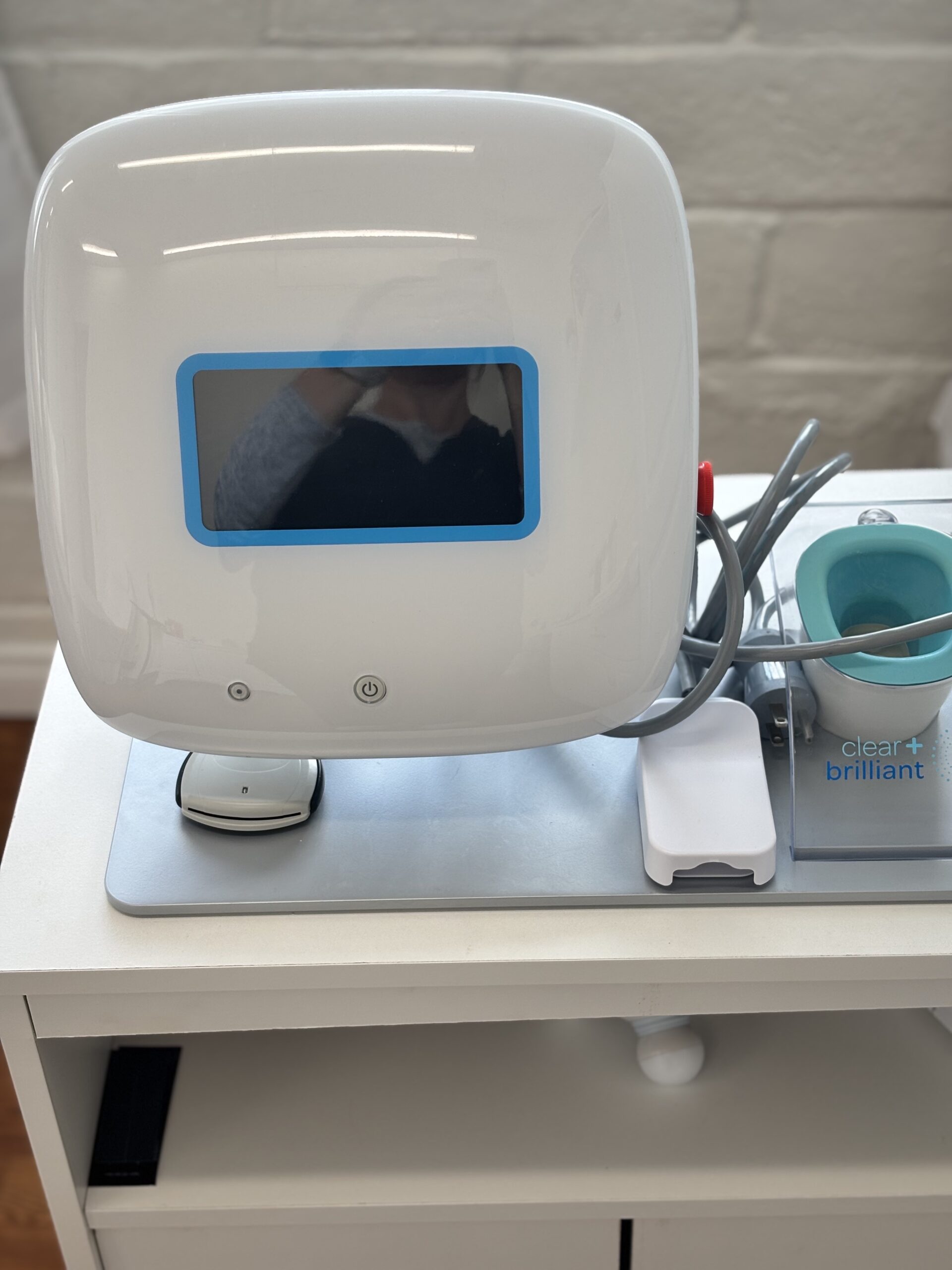 2018 Solta Clear + Plus and Brilliant - with BRAND NEW 1440nm Handpiece & Permea 1927nm Handpiece – Fractional Pigment & Fine Lines Reduction, Skin Rejuvenation - INCLUDES CONSUMABLE PURCHASING SUPPORT, MANUFACTURER WARRANTY until 08/15/2026 & Free Shipping (km/ter)x - Image 2