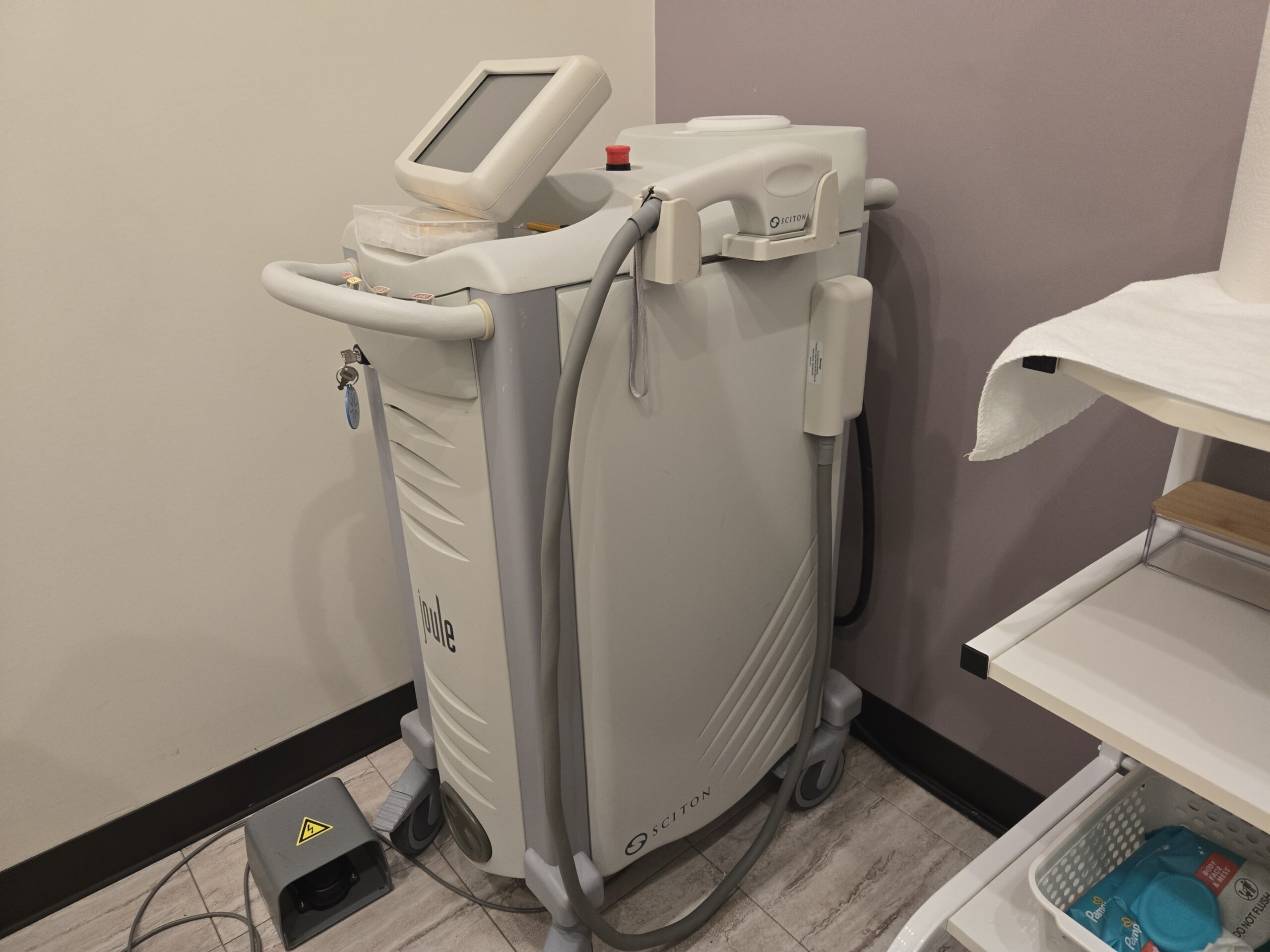 2017 Sciton Joule BBL - w/ 0 PULSE COUNT REFURBISHED BBL HANDPIECE - w/ 515, 560, 590, 640, & 695nm Broadband Light Filters & 3 Gold Spot Size Attachments - Free Shipping & Warranty (km/qui) - Image 3