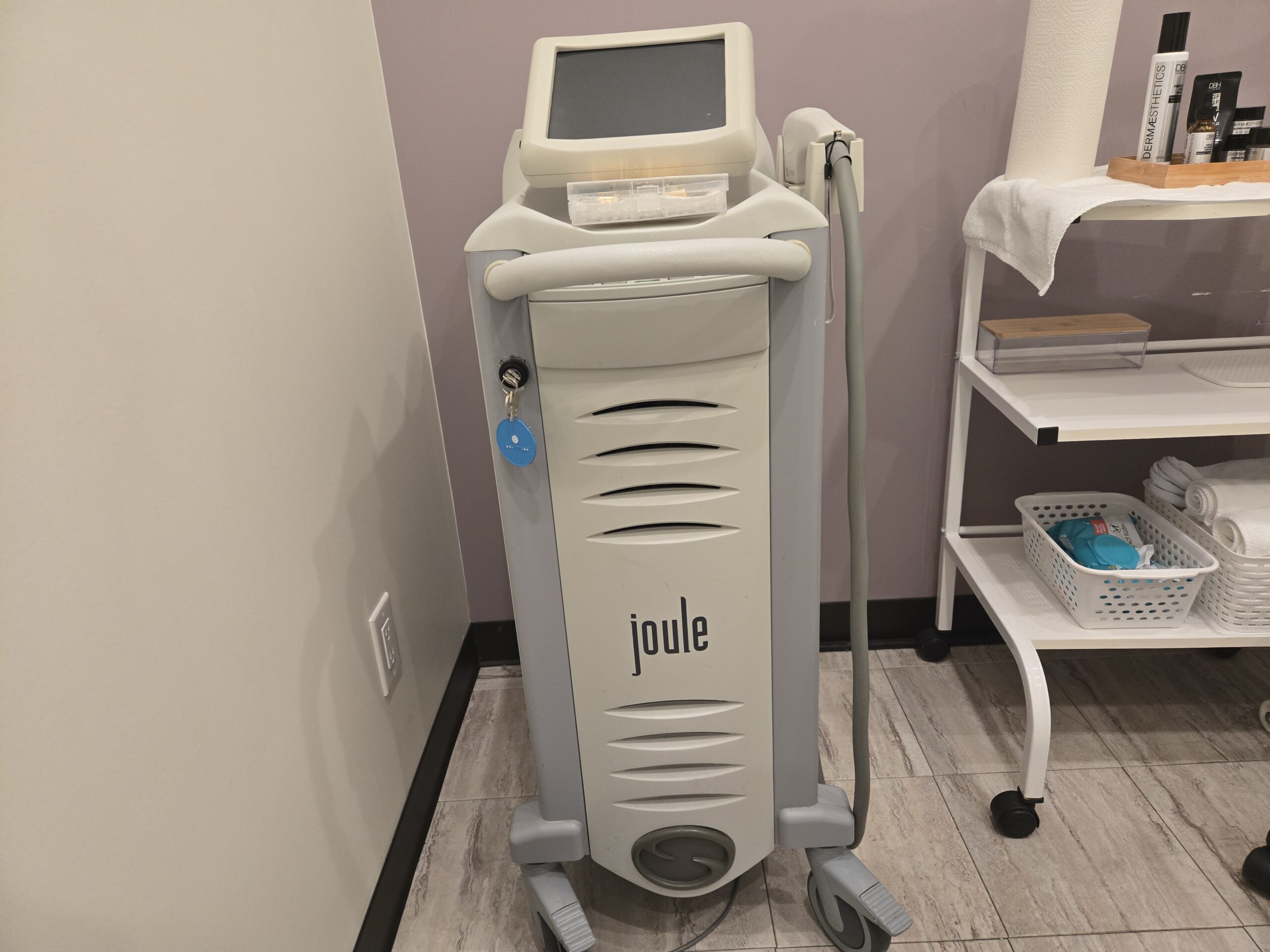 2017 Sciton Joule BBL - w/ 0 PULSE COUNT REFURBISHED BBL HANDPIECE - w/ 515, 560, 590, 640, & 695nm Broadband Light Filters & 3 Gold Spot Size Attachments - Free Shipping & Warranty (km/qui) - Image 2