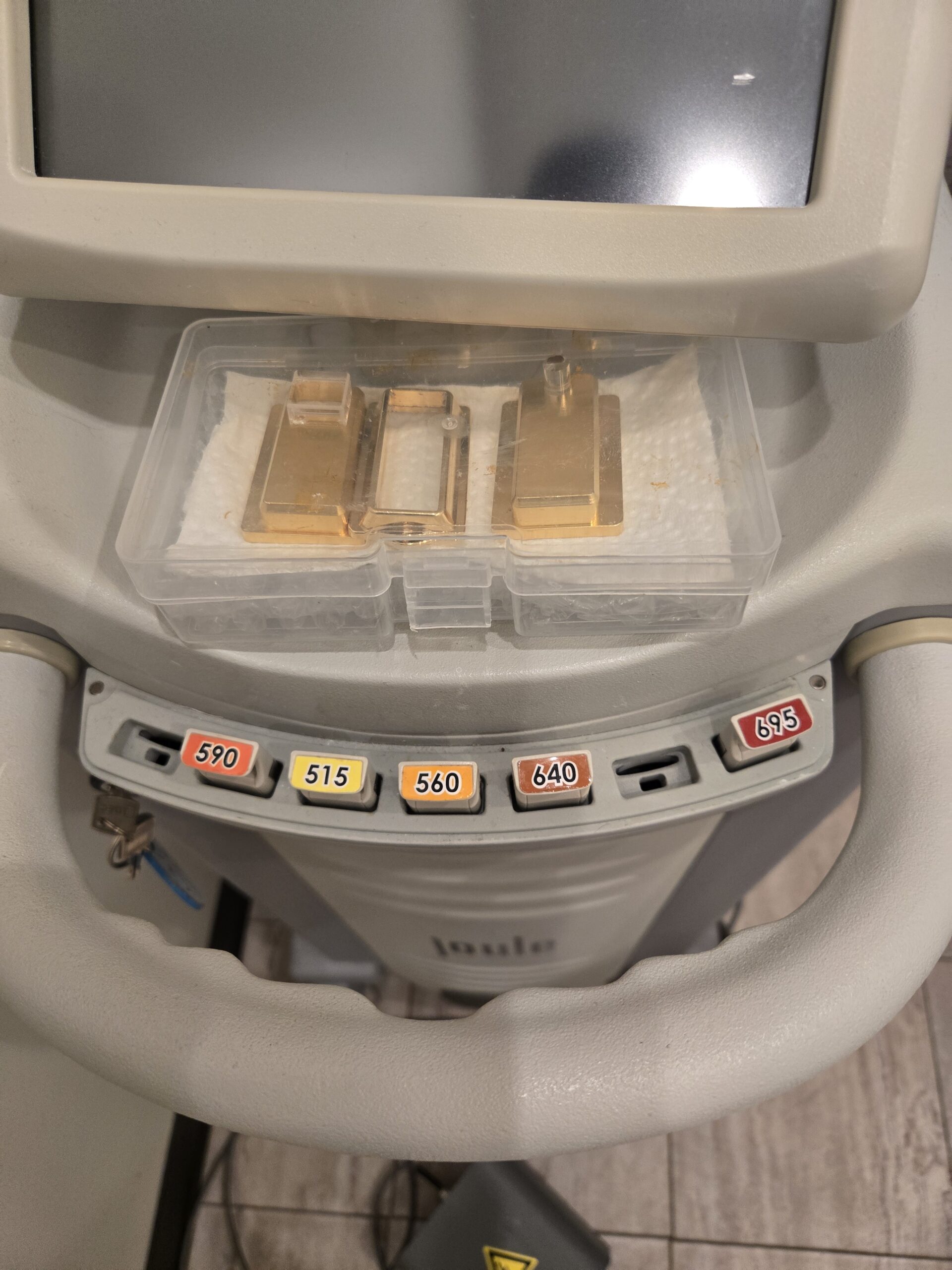 2017 Sciton Joule BBL - w/ 0 PULSE COUNT REFURBISHED BBL HANDPIECE - w/ 515, 560, 590, 640, & 695nm Broadband Light Filters & 3 Gold Spot Size Attachments - Free Shipping & Warranty (km/qui) - Image 6