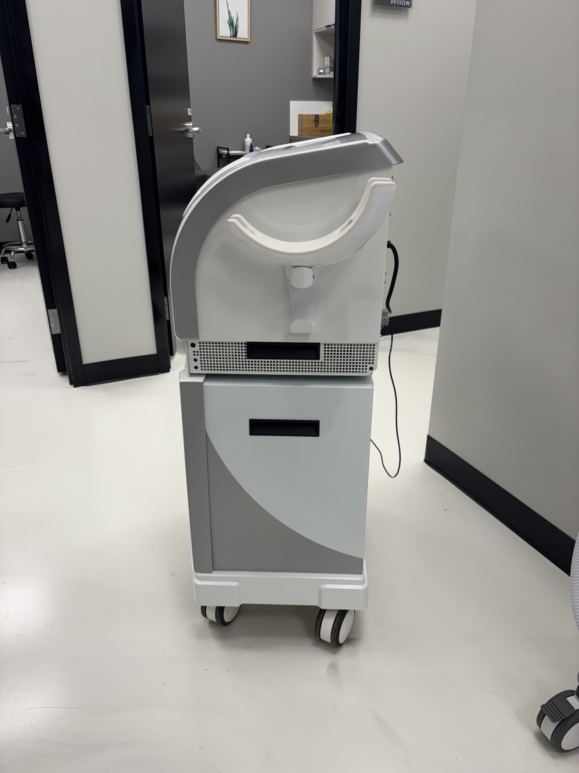 2019 Sharplight Omnimax S4 with (11) Handpieces - Image 3