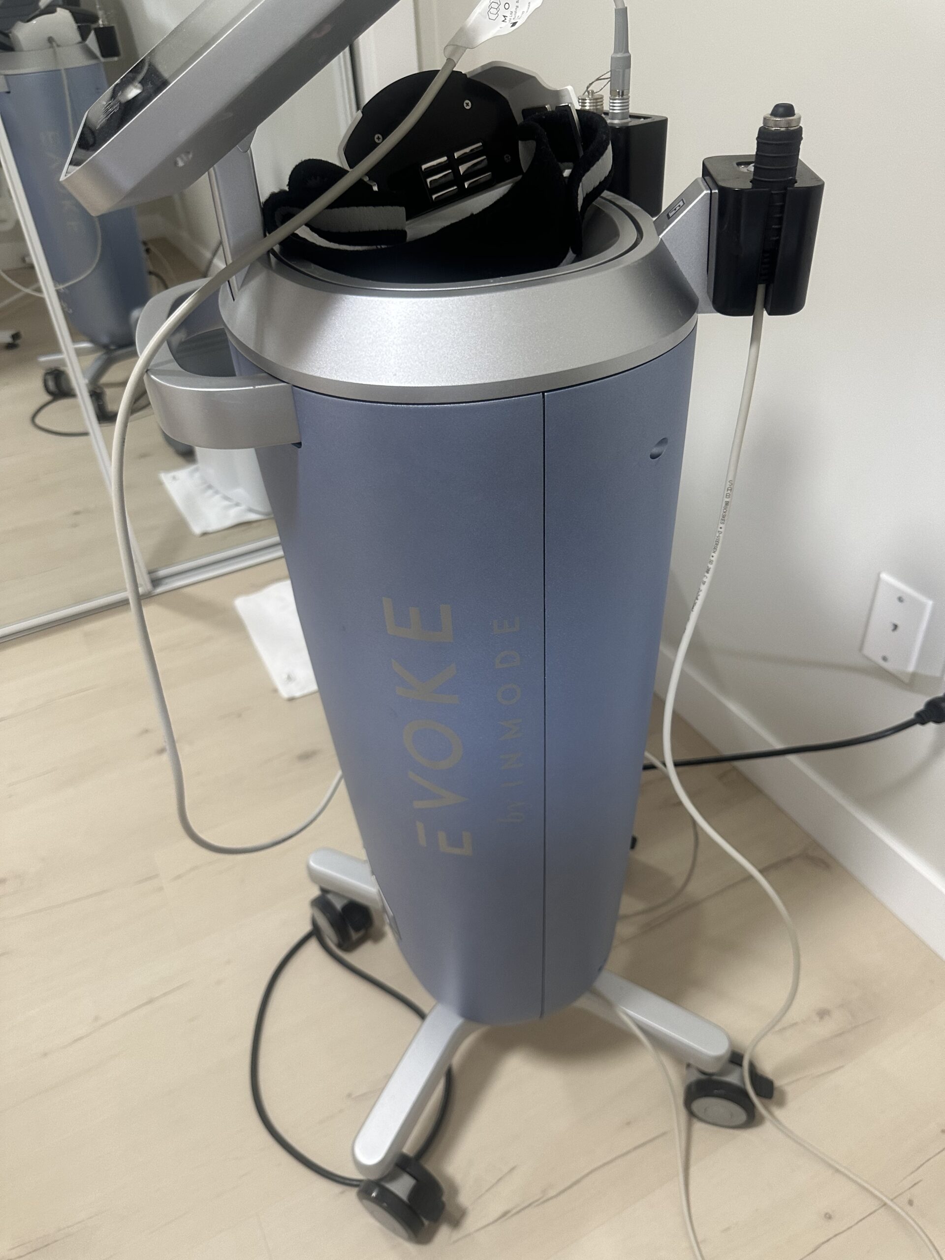 2021 InMode Evoke Emface – HANDS FREE – Radio Frequency Cheek & Chin Remodeling – NO CONSUMABLES NEEDED – INCLUDES INMODE SERVICE SUPPORT - FREE SHIPPING & WARRANTY (jp/pet)s - Image 4