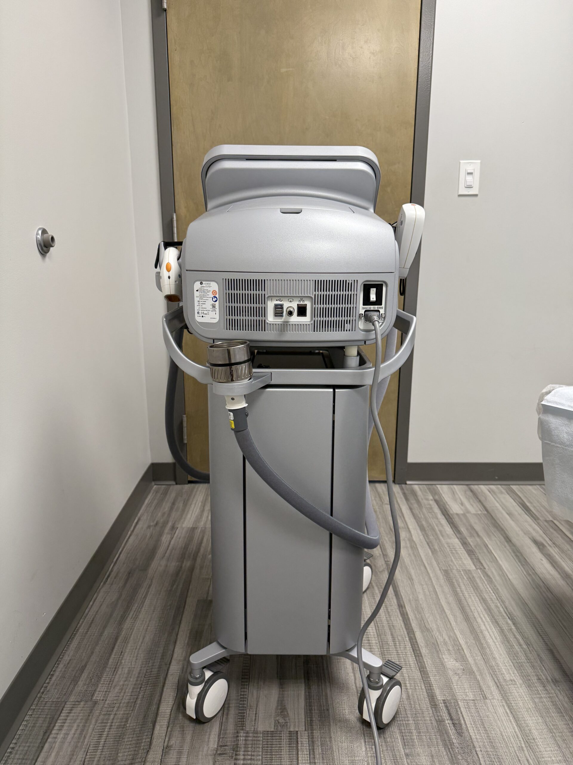 2022 Lumenis Lightsheer Quattro with (4) Handpieces with Low Pulses for Diode Hair Removal, Pigment, Vascular, Wrinkles, 4 Handpieces – HS 805 nm, HS 1060 nm with 22 x 35 mm Spot Sizes, XC 805 12x12mm, ET 1060 9x9mm Spot Sizes - Free Shipping & Warranty (jp/jus)x - Image 5