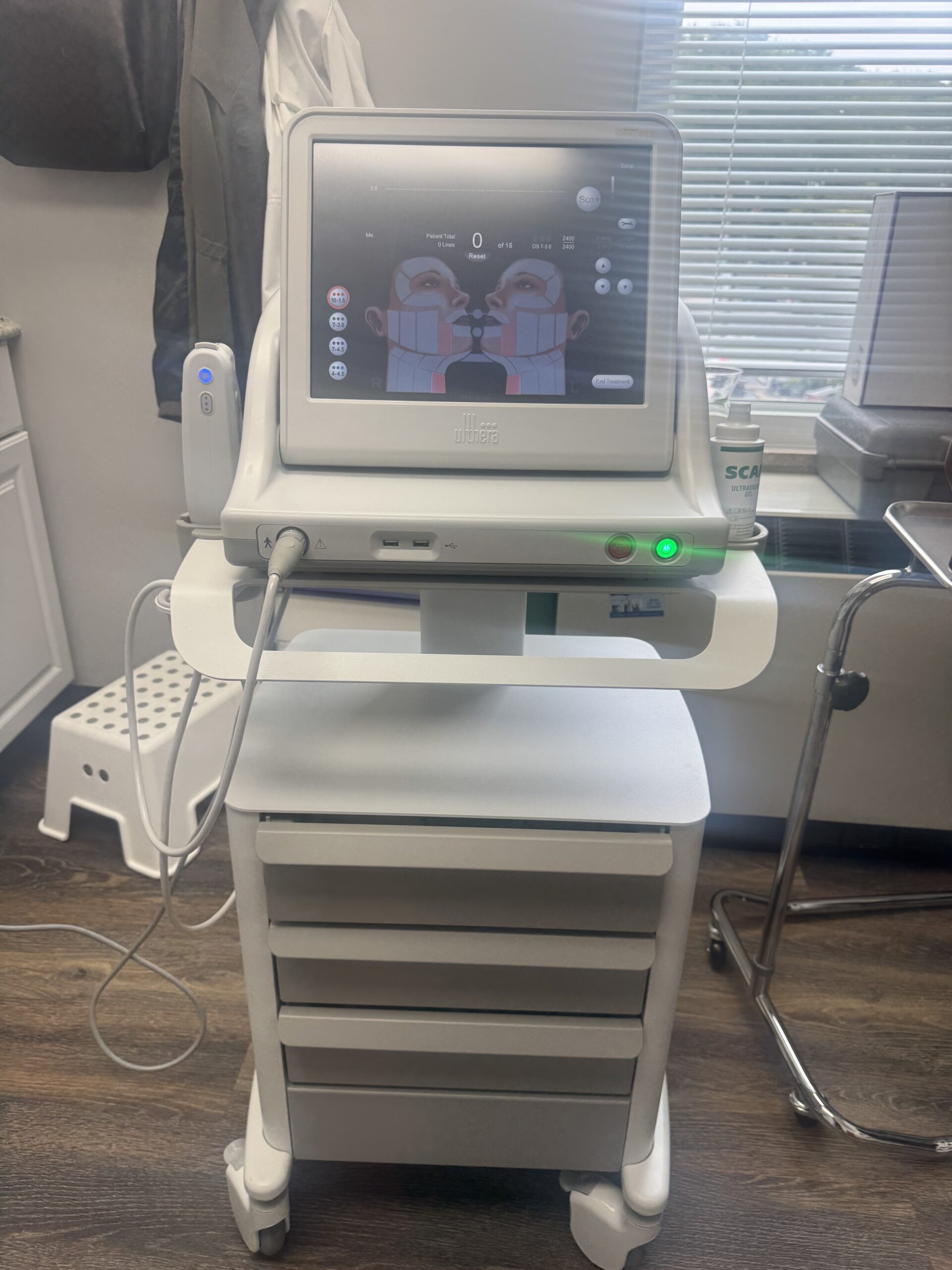 2021 Merz Ulthera Ultherapy Ultrasound Skin Tightening System with UH-2 DeepSee Handpiece - Free Shipping & Warranty (km/dev-vw)s - Image 2