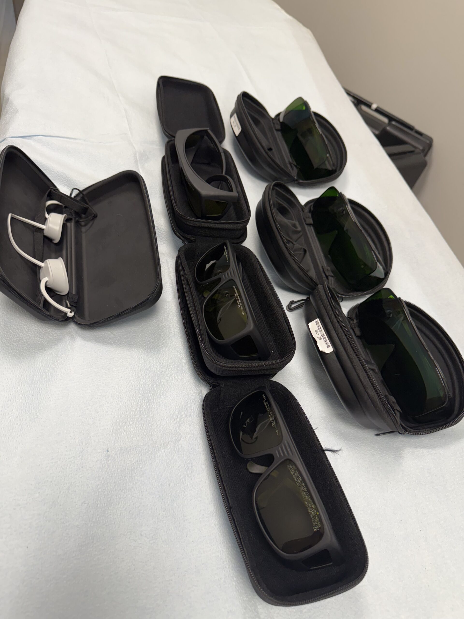 2022 Lumenis Lightsheer Quattro with (4) Handpieces with Low Pulses for Diode Hair Removal, Pigment, Vascular, Wrinkles, 4 Handpieces – HS 805 nm, HS 1060 nm with 22 x 35 mm Spot Sizes, XC 805 12x12mm, ET 1060 9x9mm Spot Sizes - Free Shipping & Warranty (jp/jus)x - Image 22