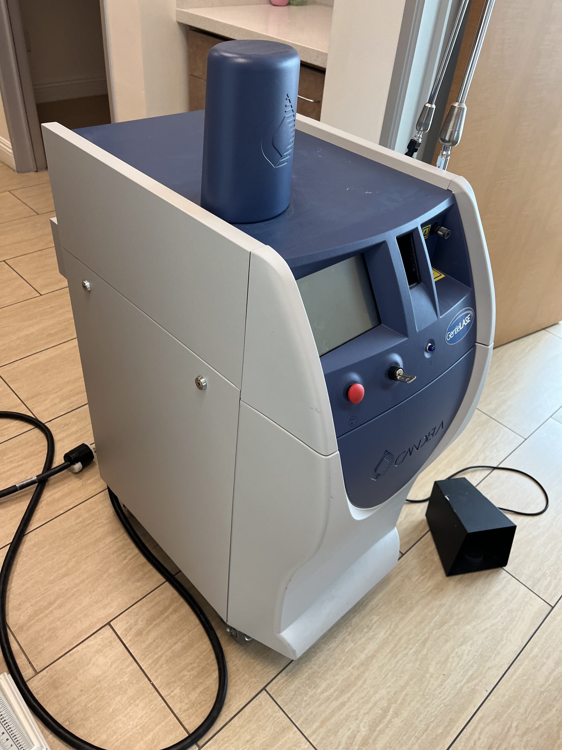 2014 Candela Gentlelase Mini MGL For Sale + Warranty - Image 2