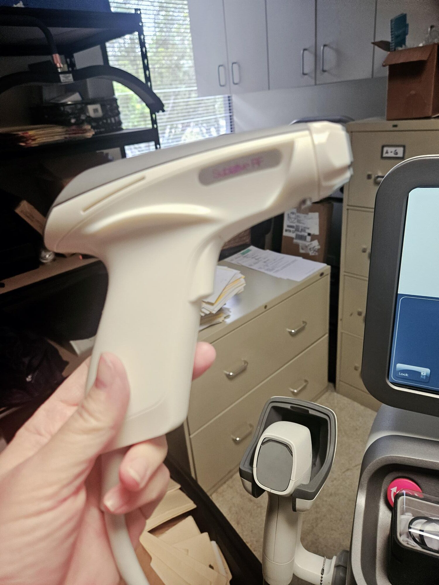 2018 Candela Elos Plus For Sale | 3 Handpieces & Warranty - Image 10