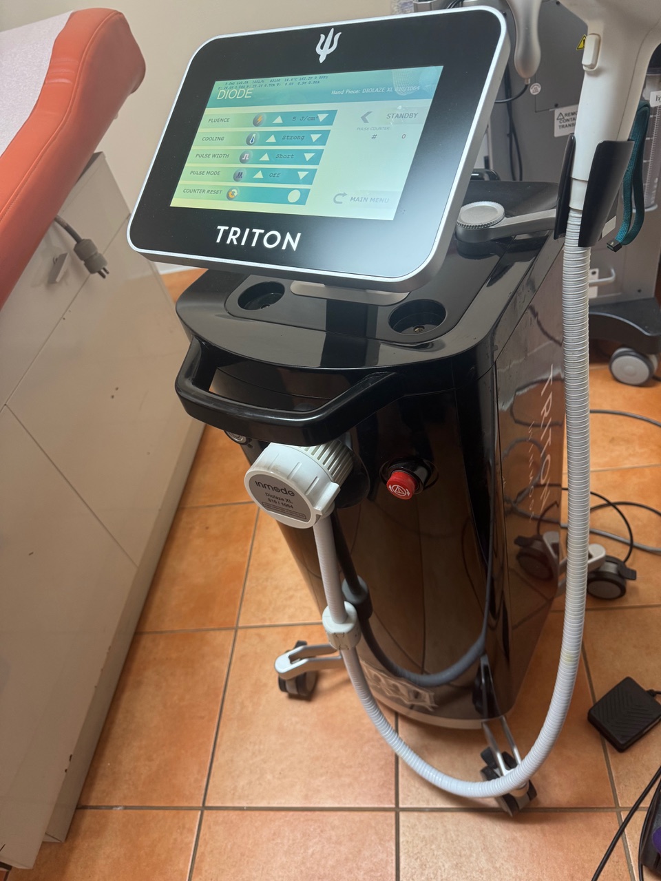 Lightly Used 2018 InMode Triton Multi-Wavelength Hair Removal - 755nm Alexandrite, 1064nm Nd Yag Diode, 810nm Diode - Diode Hair Removal - with (2) Handpieces (1) Duo Light 755nm/810nm HP & (1) Duo Dark 810/1064 HP - Perfect Condition - Free Shipping & Warranty Included (jp/bc)x - Image 4