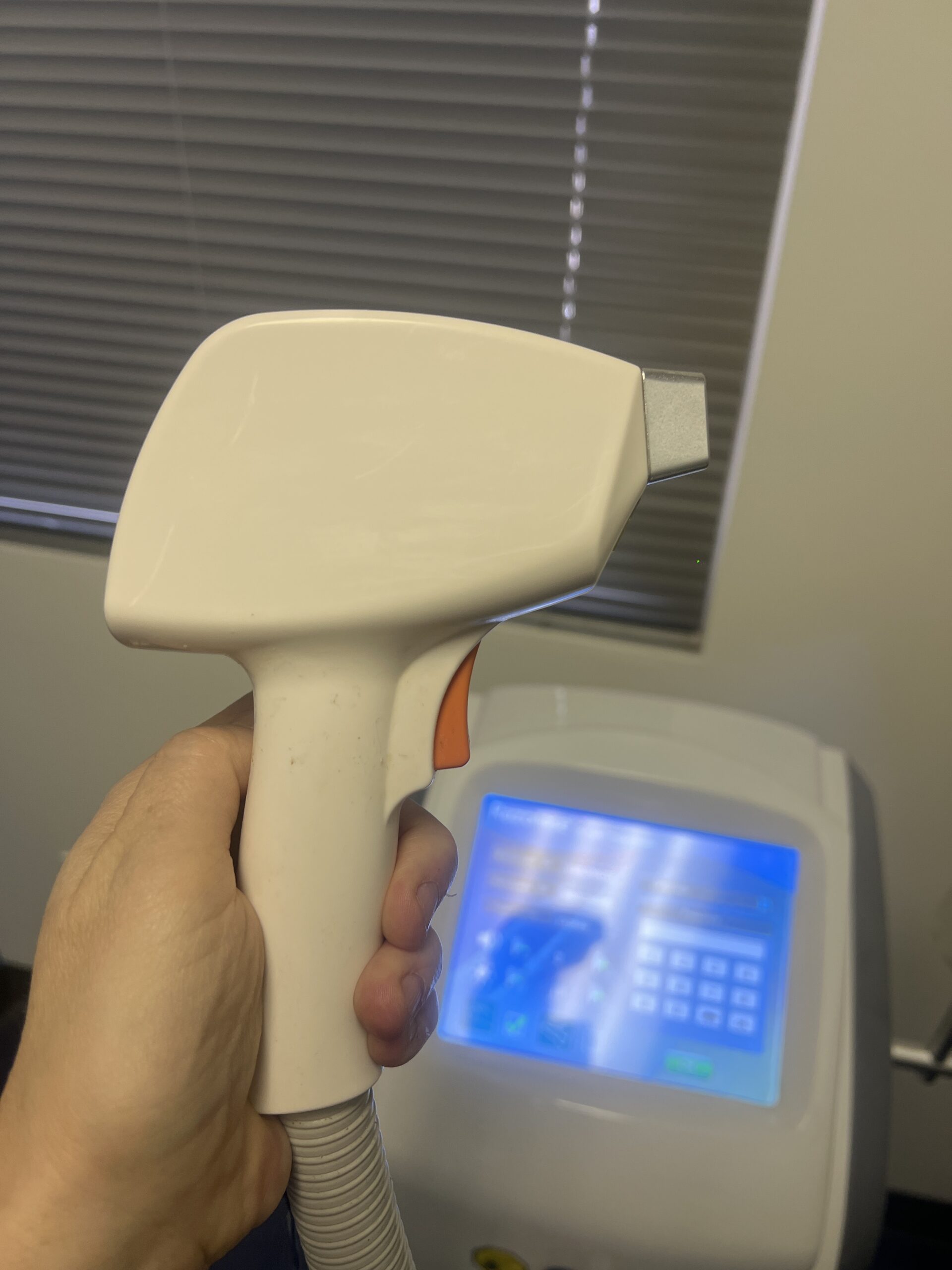 2022 Sincoheren Razorlase Multi-Wavelength 755nm Alexandrite (Skin Types I–III), 808nm Diode (Skin Types I–V) & 1064nm Diode (Skin Types IV–VI) Diode Laser for Hair Removal - NO CONSUMABLES REQUIRED - Free Shipping & Warranty Included (jp/mor) - Image 6
