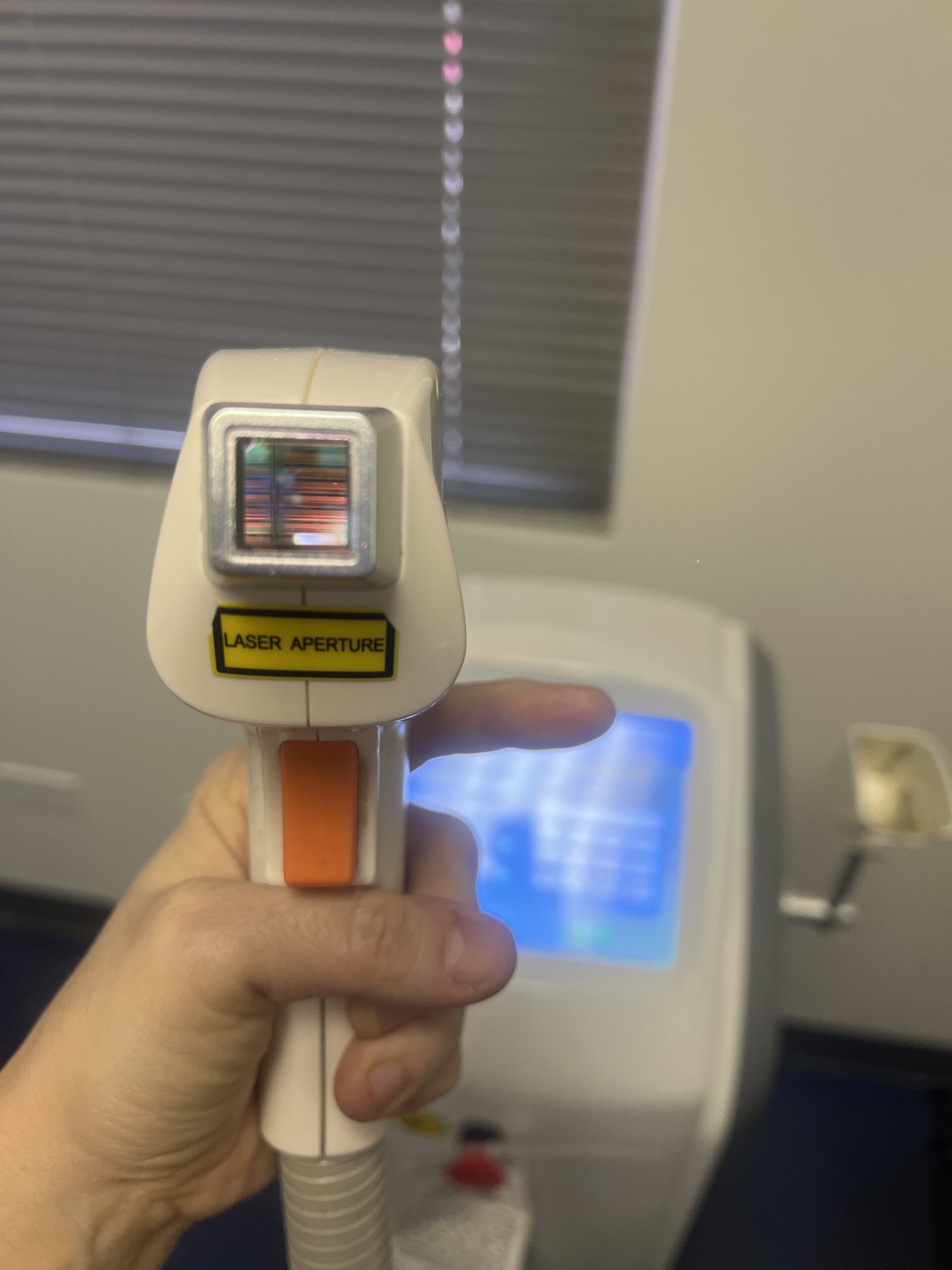 2022 Sincoheren Razorlase Multi-Wavelength 755nm Alexandrite (Skin Types I–III), 808nm Diode (Skin Types I–V) & 1064nm Diode (Skin Types IV–VI) Diode Laser for Hair Removal - NO CONSUMABLES REQUIRED - Free Shipping & Warranty Included (jp/mor) - Image 7